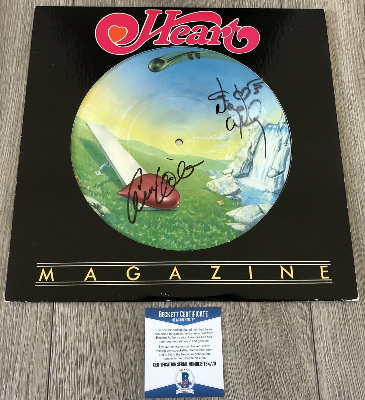HEART ANN & NANCY WILSON SIGNED MAGAZINE PICTURE DISC w/PROOF & BECKETT BAS COA
