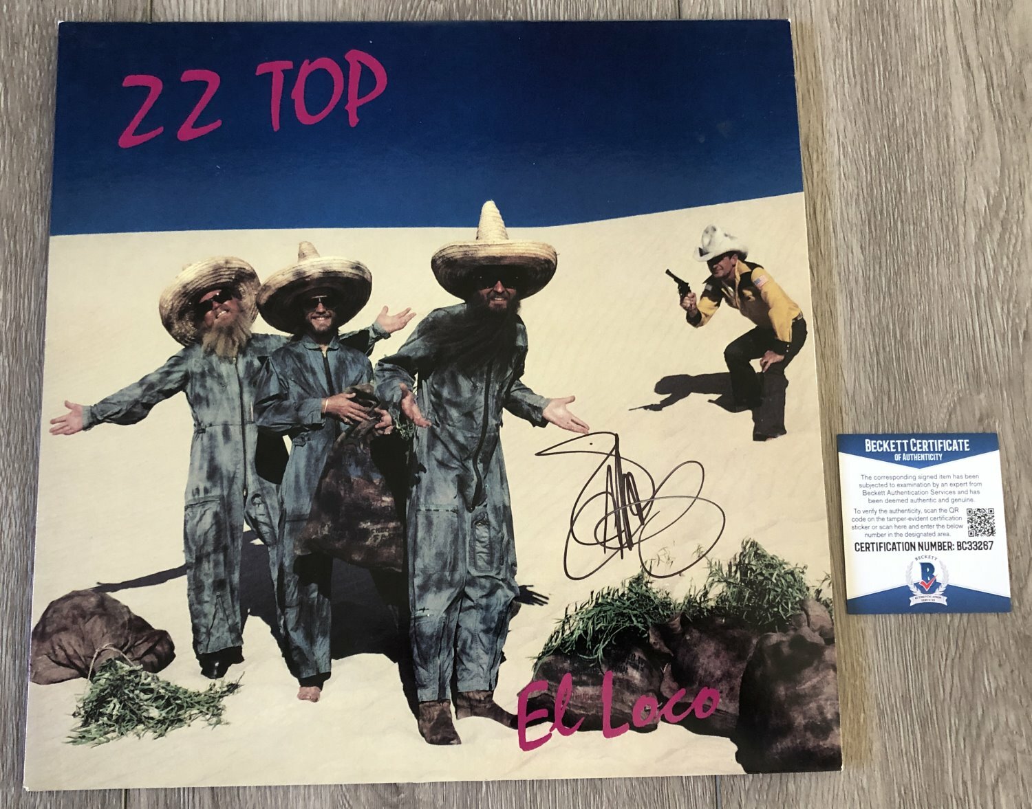 BILLY GIBBONS SIGNED ZZ TOP EL LOCO VINYL ALBUM w/EXACT PROOF & BECKETT BAS COA
