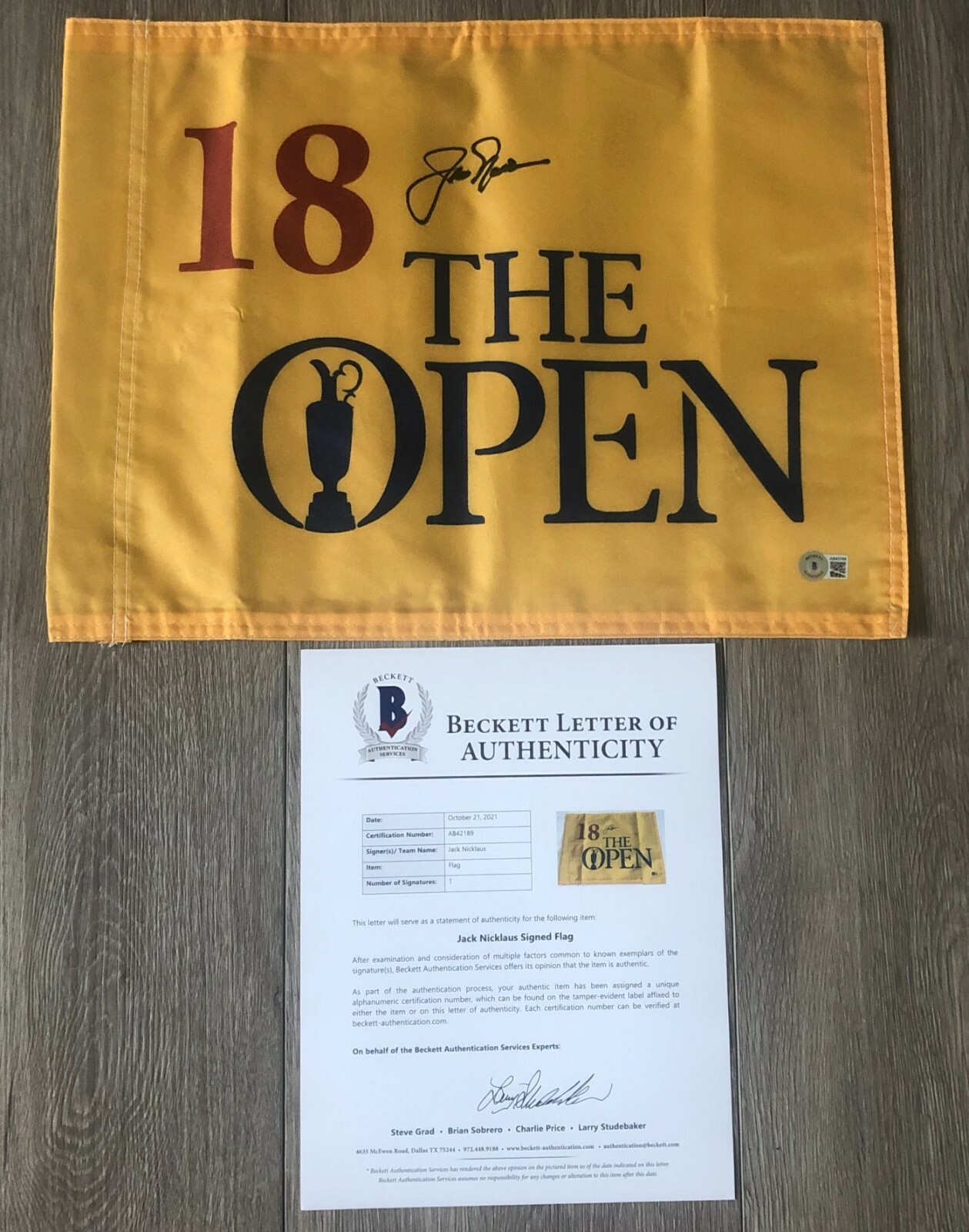JACK NICKLAUS SIGNED AUTOGRAPH THE BRITISH OPEN UNDATED FLAG & BECKETT BAS COA

