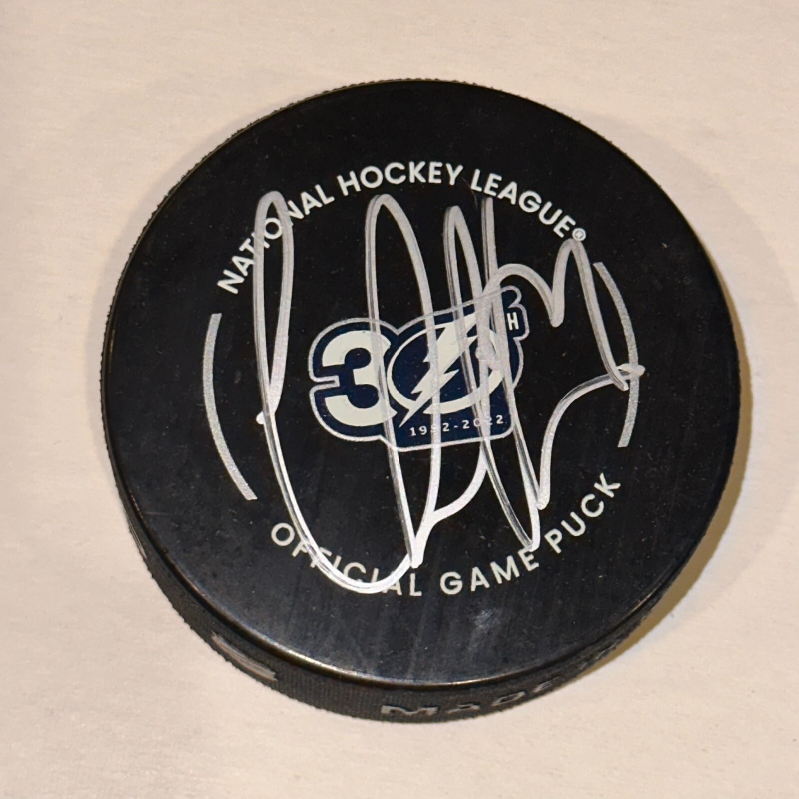 VICTOR HEDMAN Signed LIGHTNING 30th Ann. Official GAME Puck Beckett Auth BAS
