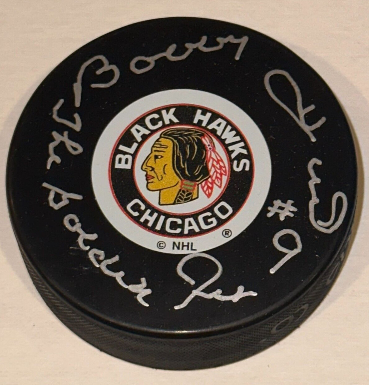 BOBBY HULL Signed BLACKHAWKS Original 6 Puck Beckett Auth BAS & GOLDEN JET Inscr

