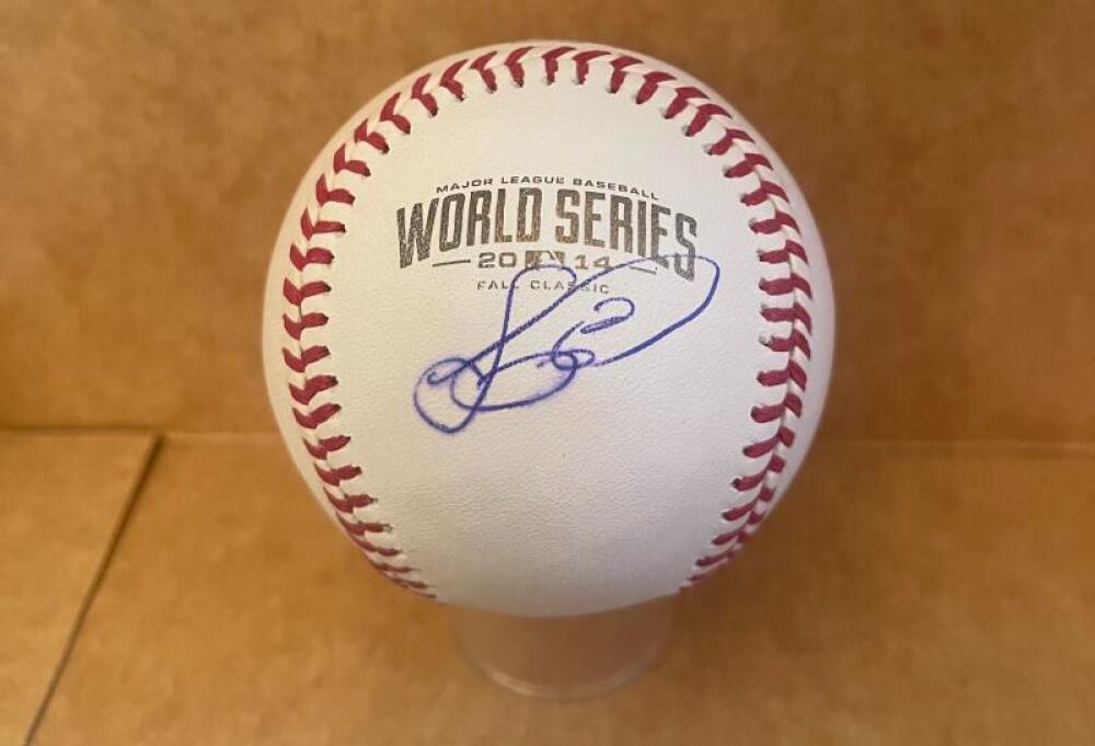 JUAN PEREZ SAN FRANCISCO GIANTS SIGNED ON 2014 WORLD SERIES BASEBALL BECKETT