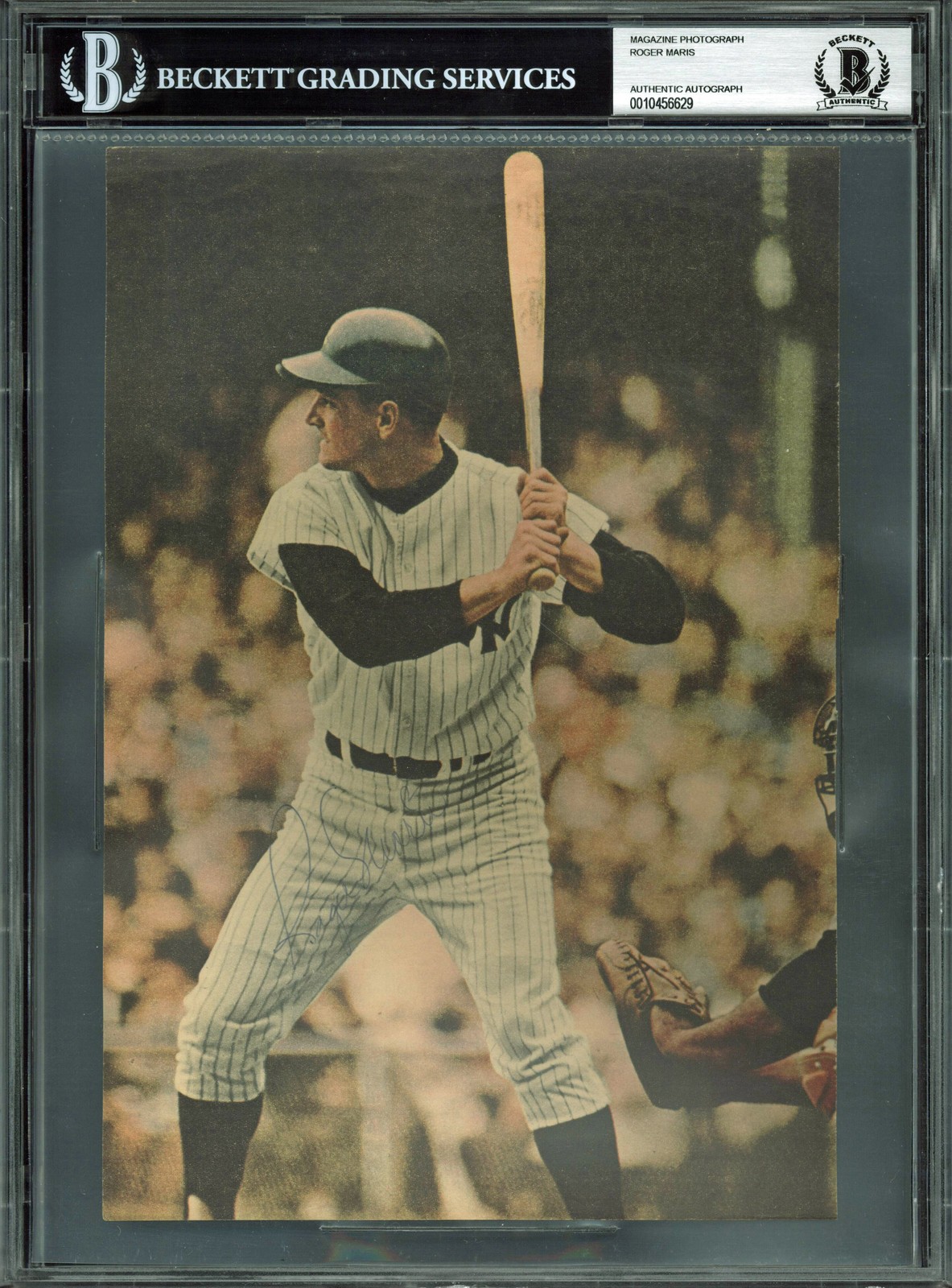 Yankees Roger Maris Authentic Signed 7.5x11 Magazine Page Photograph BAS Slabbed
