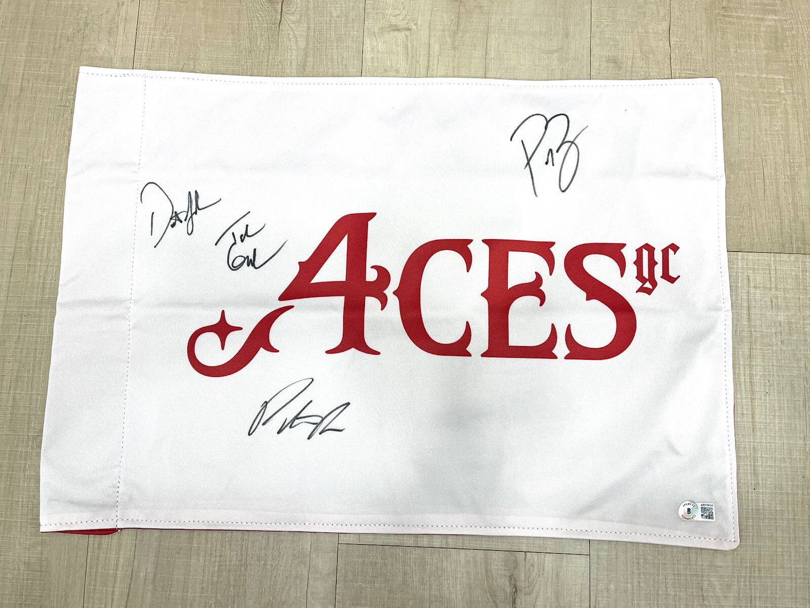 DUSTIN JOHNSON PAT REED PEREZ GOOCH HAND SIGNED ACES FLAG LIV CHAMPS BECKETT BAS
