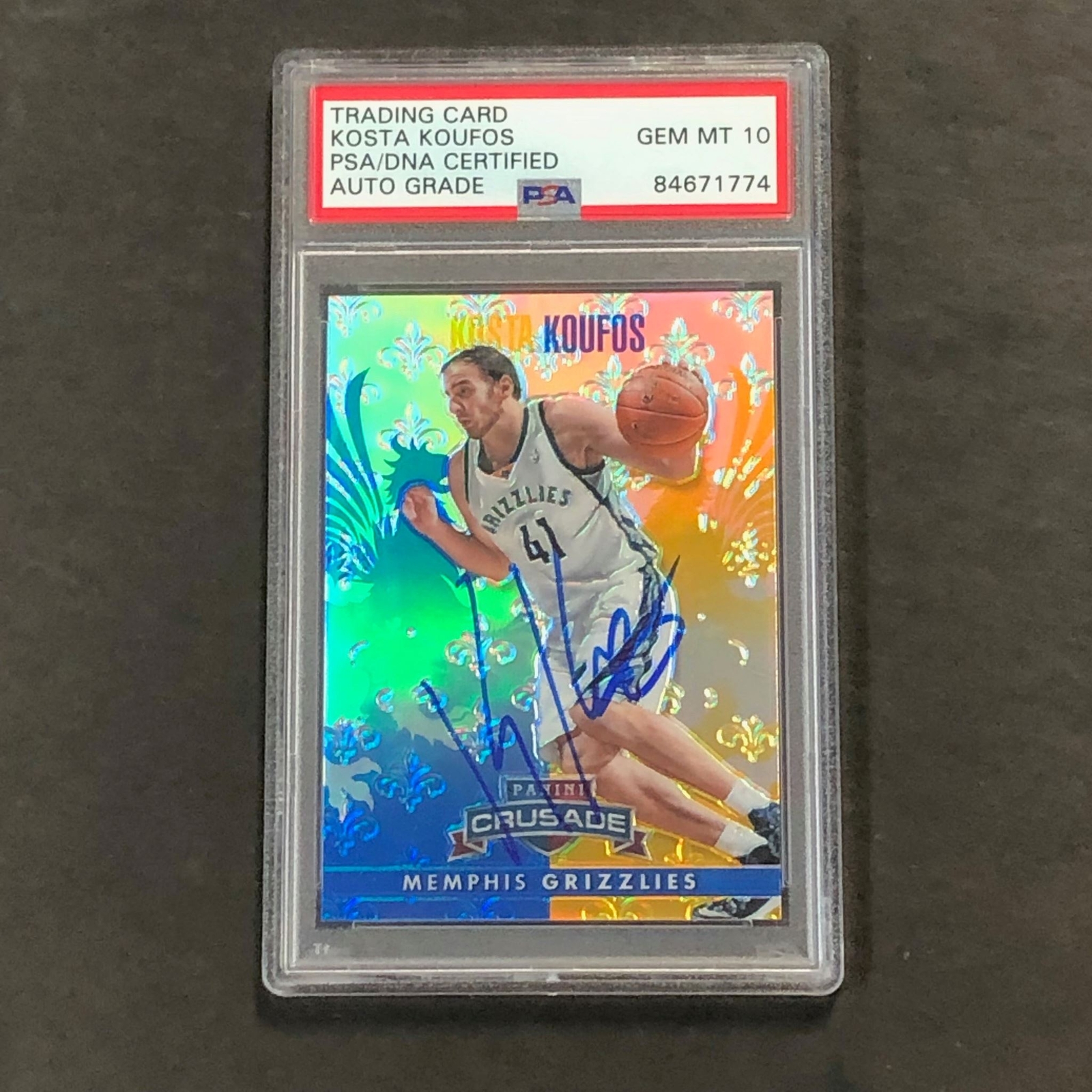 2013-14 Panini Crusade #200 Kosta Koufos signed Card Auto 10 PSA Slabbed Grizzli