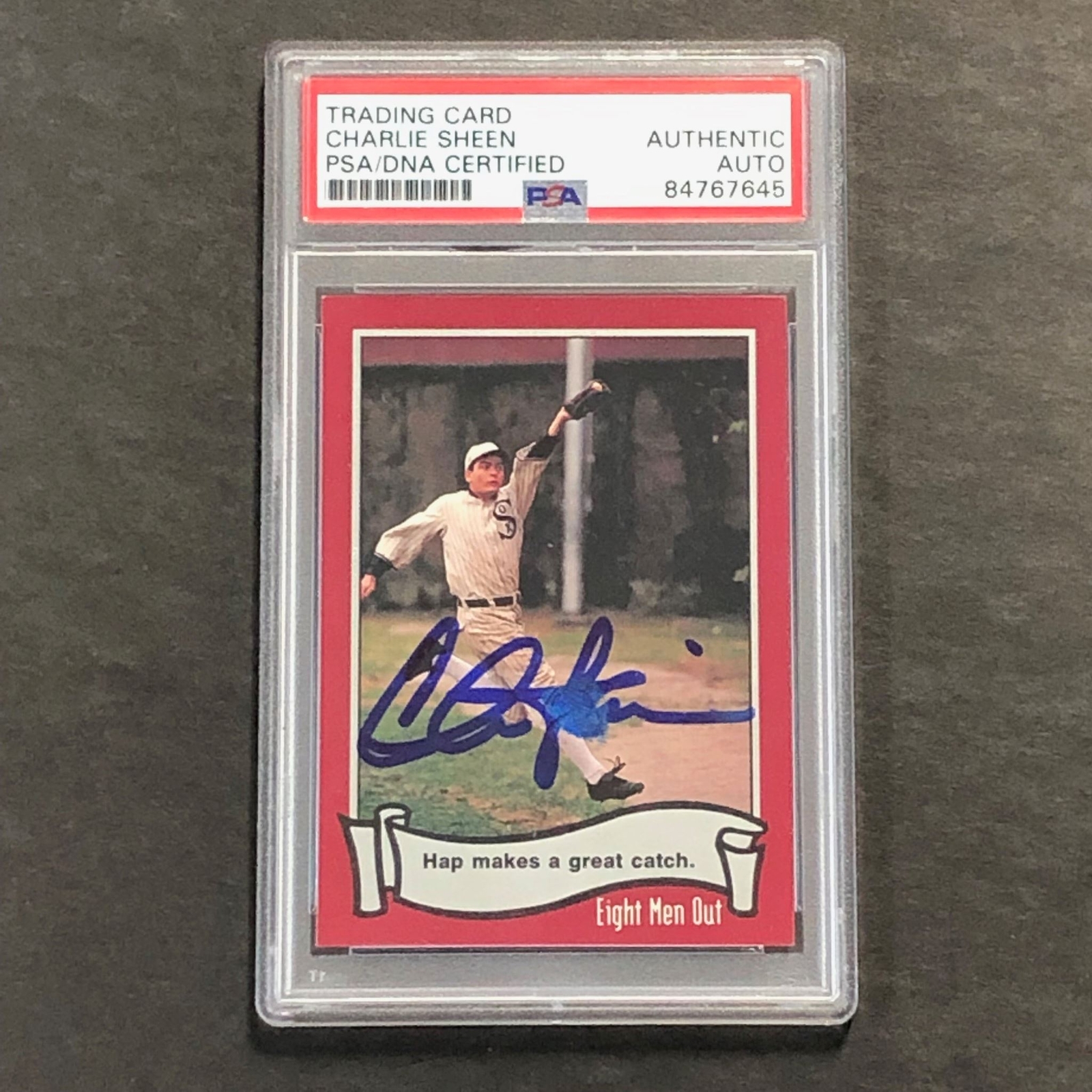 1988 PACIFIC BASEBALL #41 EIGHT MEN OUT CARD CHARLIE SHEEN SIGNED PSA/DNA AUTO COLLECTIBLE MEMORABILIA