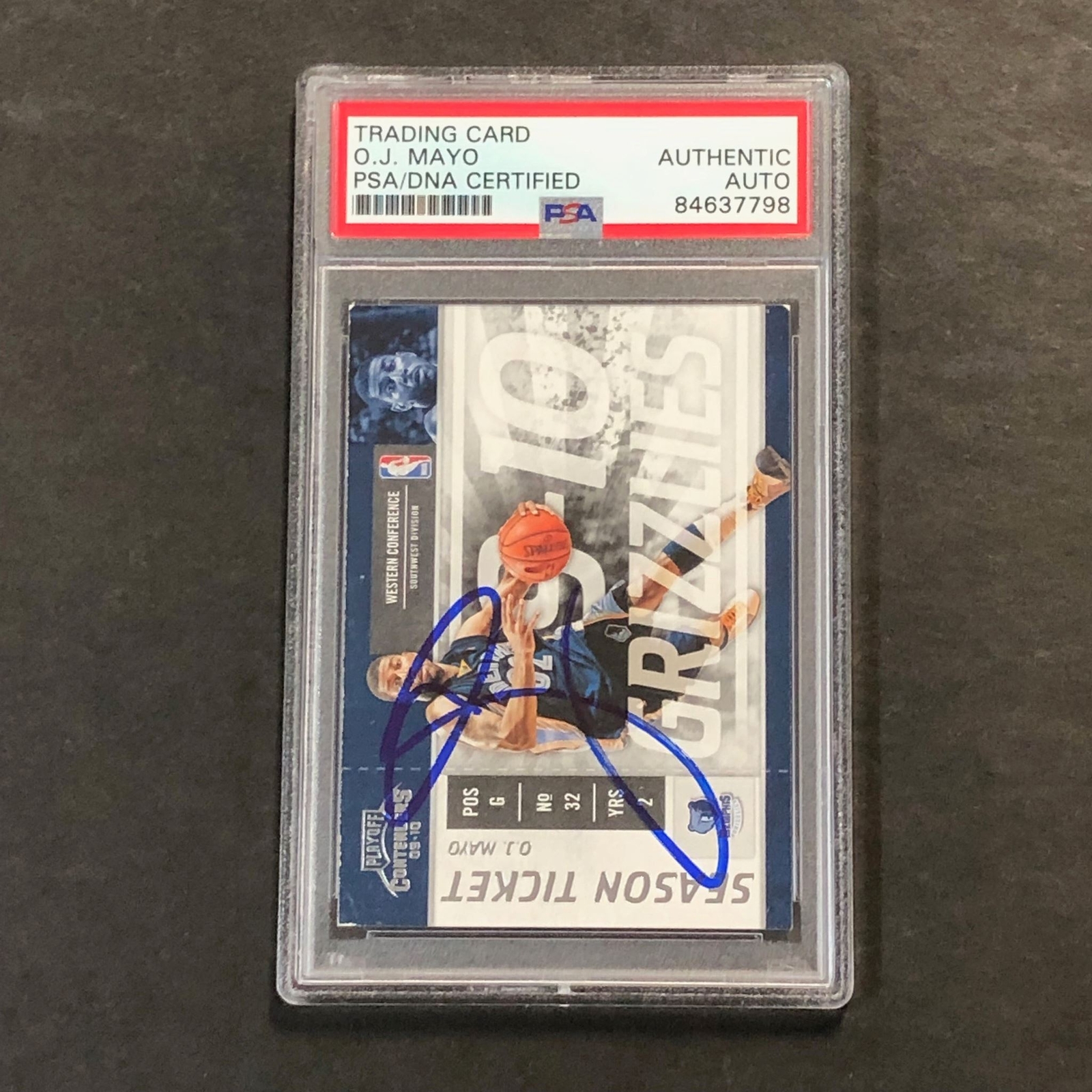 2009-10 Panini Contenders #20 O.J. Mayo Signed Card AUTO PSA Slabbed Mavericks