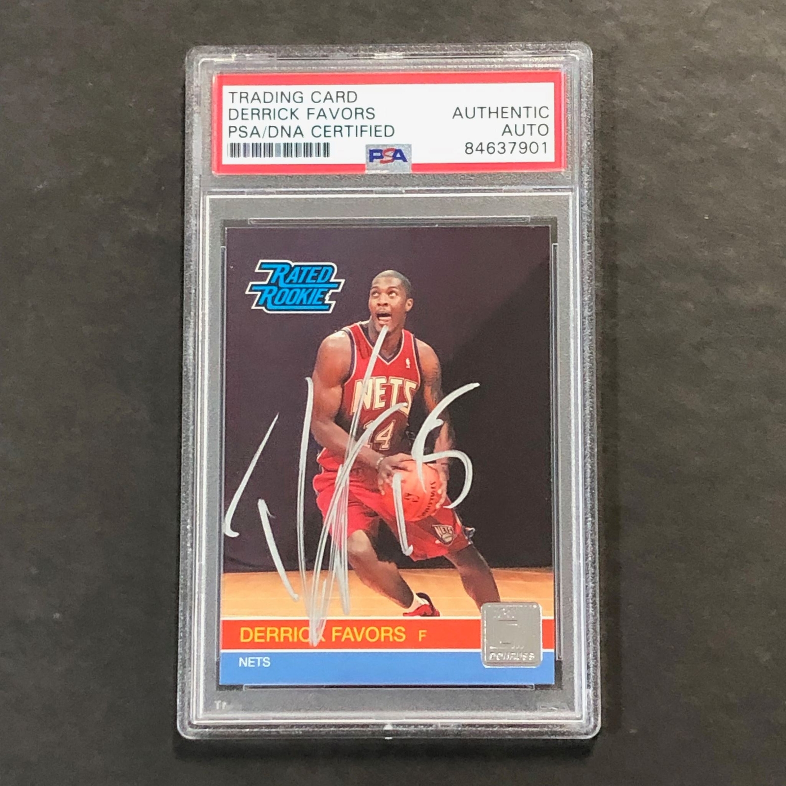 2010-11 Donruss Rated Rookie #230 Derrick Favors Signed Card AUTO PSA Slabbed Ne