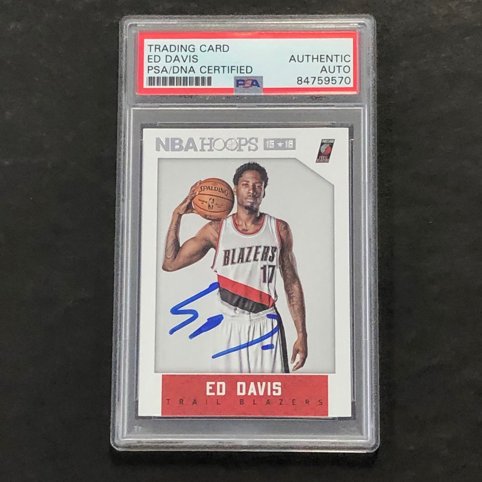 2015-16 NBA Hoops #219 Ed Davis Signed Card AUTO PSA Slabbed Trail Blazers