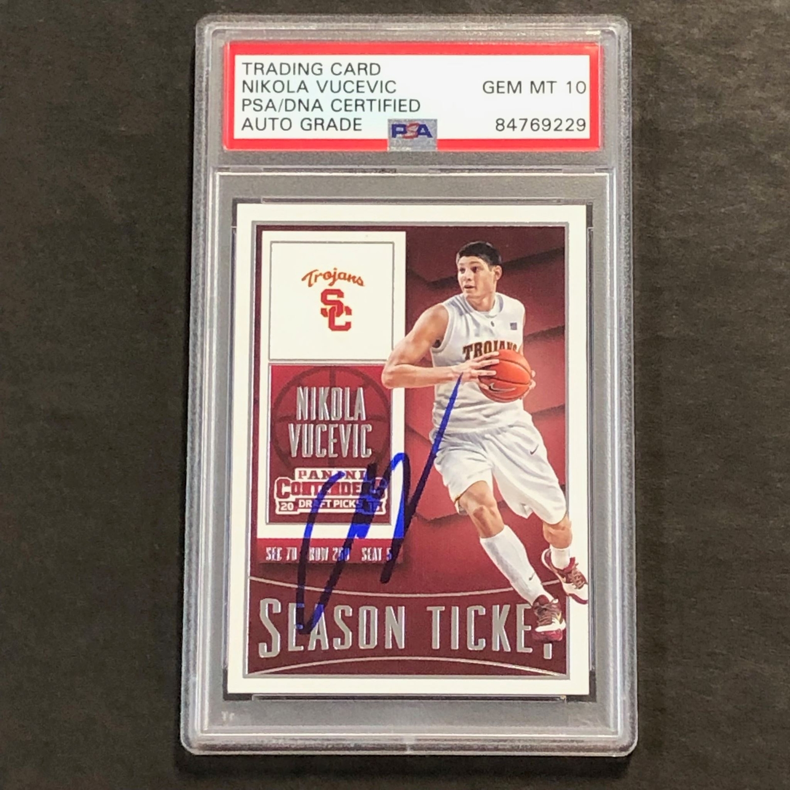 2015-16 Contenders Draft Picks Season Ticket #76 Nikola Vucevic Signed Card AUTO