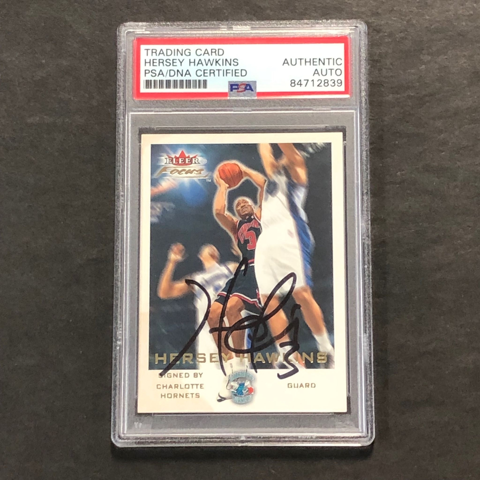 2000-01 Fleer Focus #124 Hersey Hawkins Signed Card PSA Slabbed Hornets