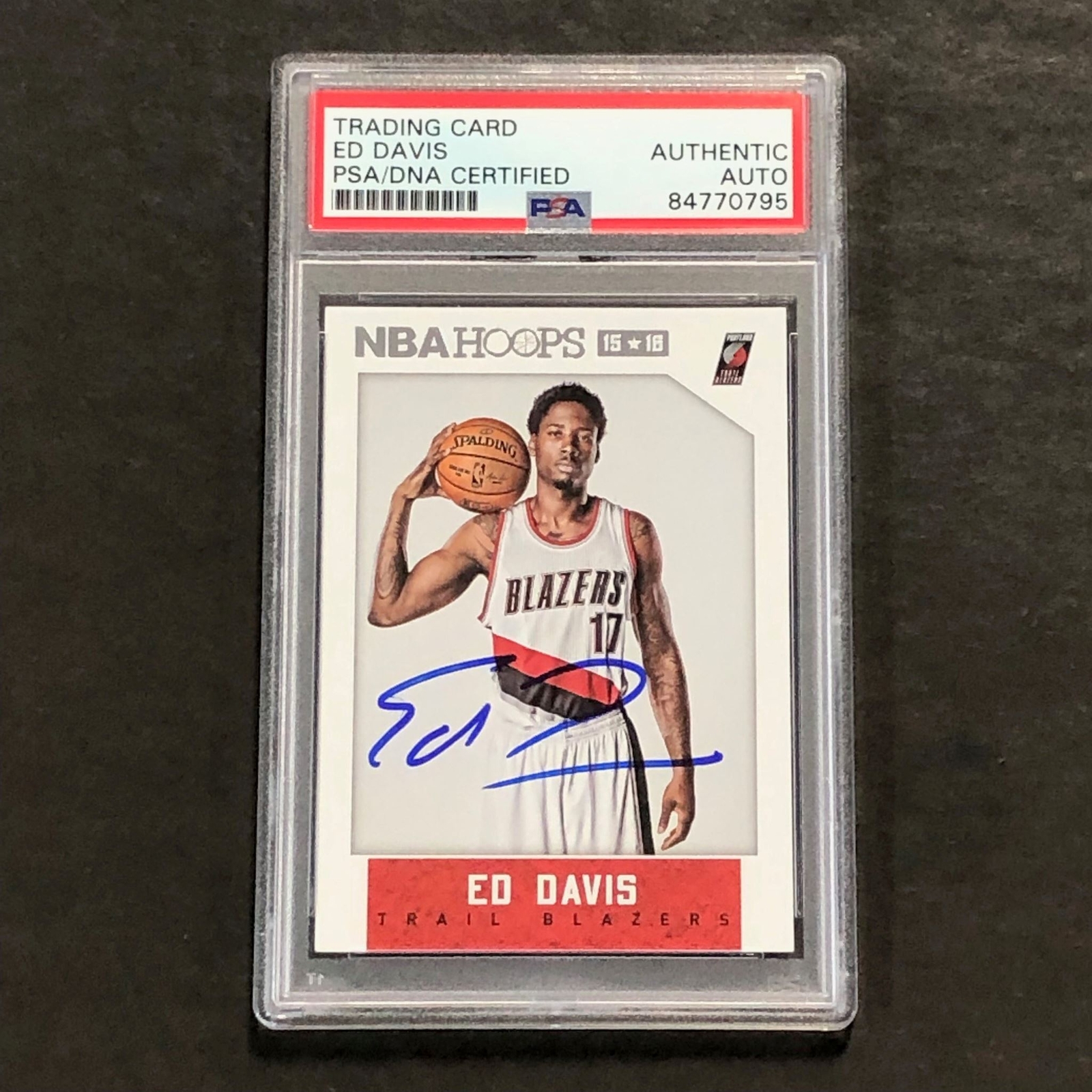 2015-16 NBA Hoops #219 Ed Davis Signed Card AUTO PSA Slabbed Trail Blazers