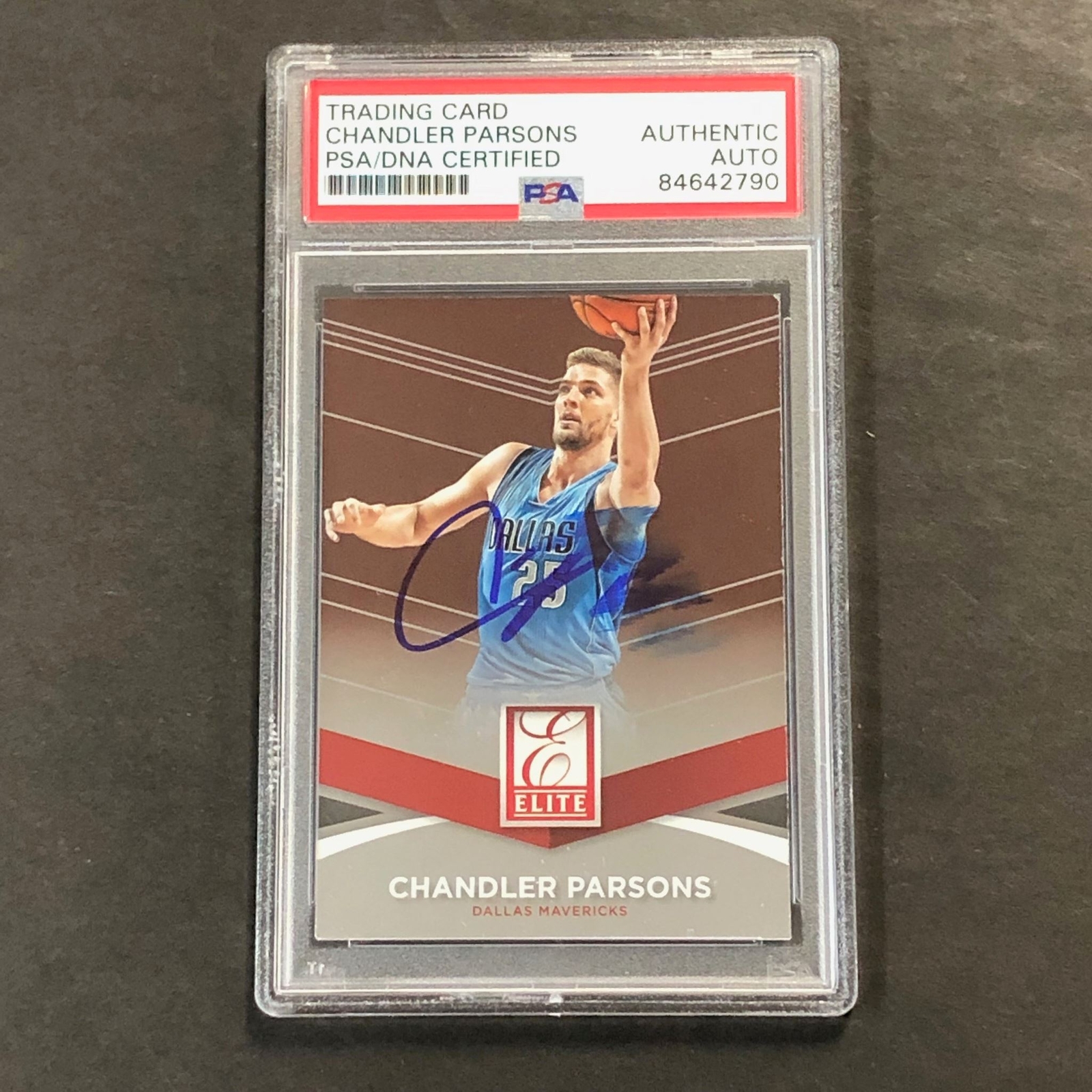 2014-15 Panini Donruss Elite #61 Chandler Parsons Signed Card AUTO PSA/DNA Slabb
