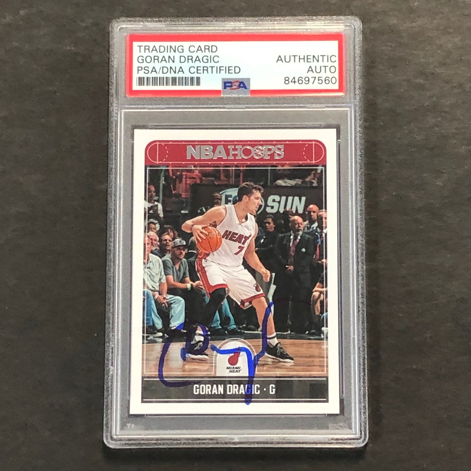 2017-18 NBA Hoops #67 Goran Dragic Signed Card AUTO PSA/DNA Slabbed Heat