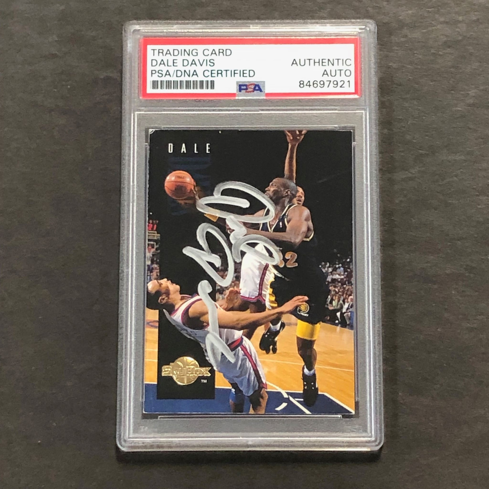 1993-94 Skybox #66 Dale Davis Signed Card PSA Slabbed Pacers