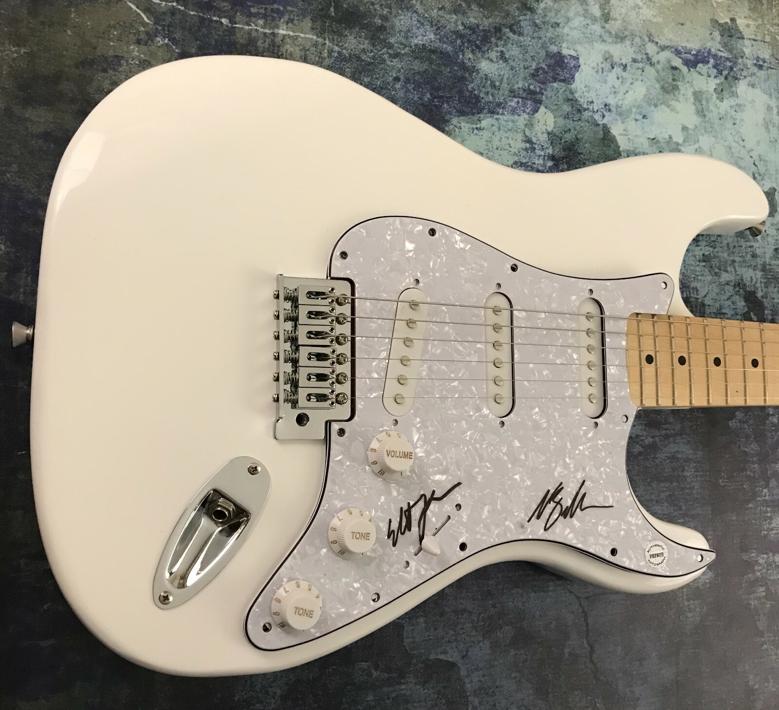 GFA Natalie & Elliot Bergman * WILD BELLE * Band Signed Electric Guitar B COA