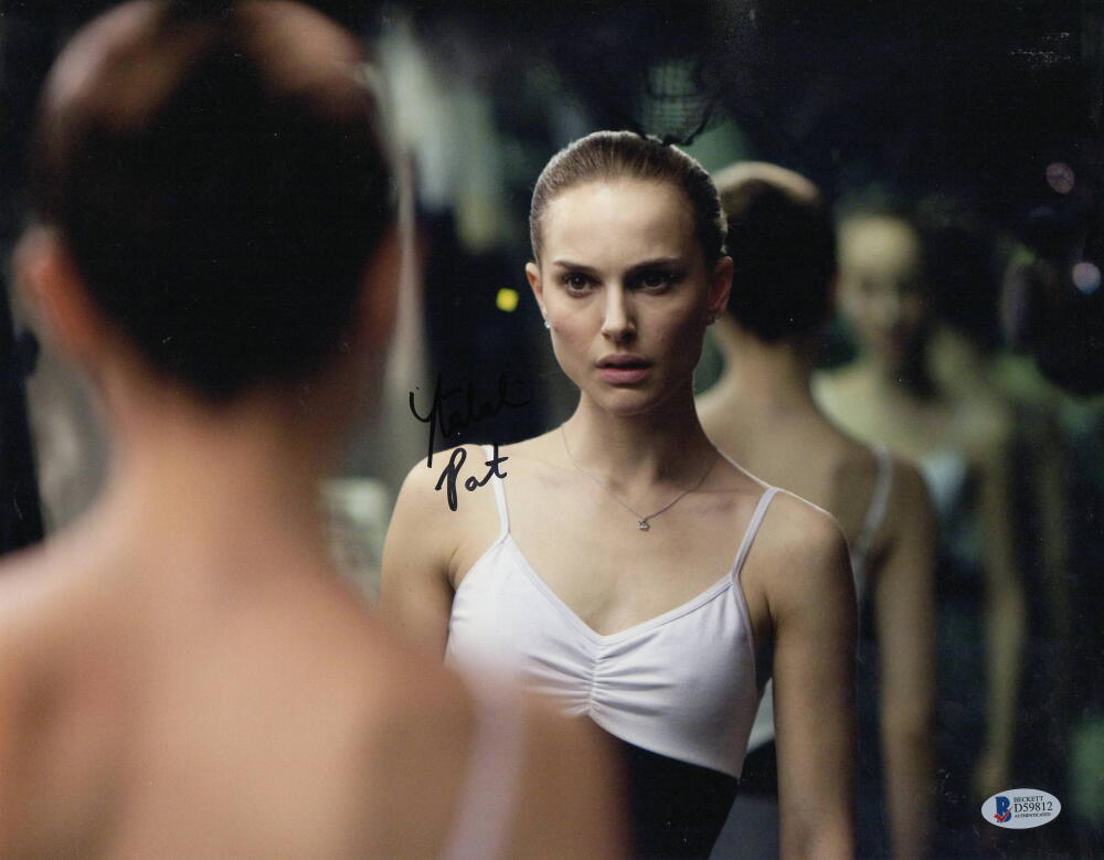 NATALIE PORTMAN SIGNED 11X14 PHOTO BLACK SWAN AUTOGRAPH BECKETT COA B