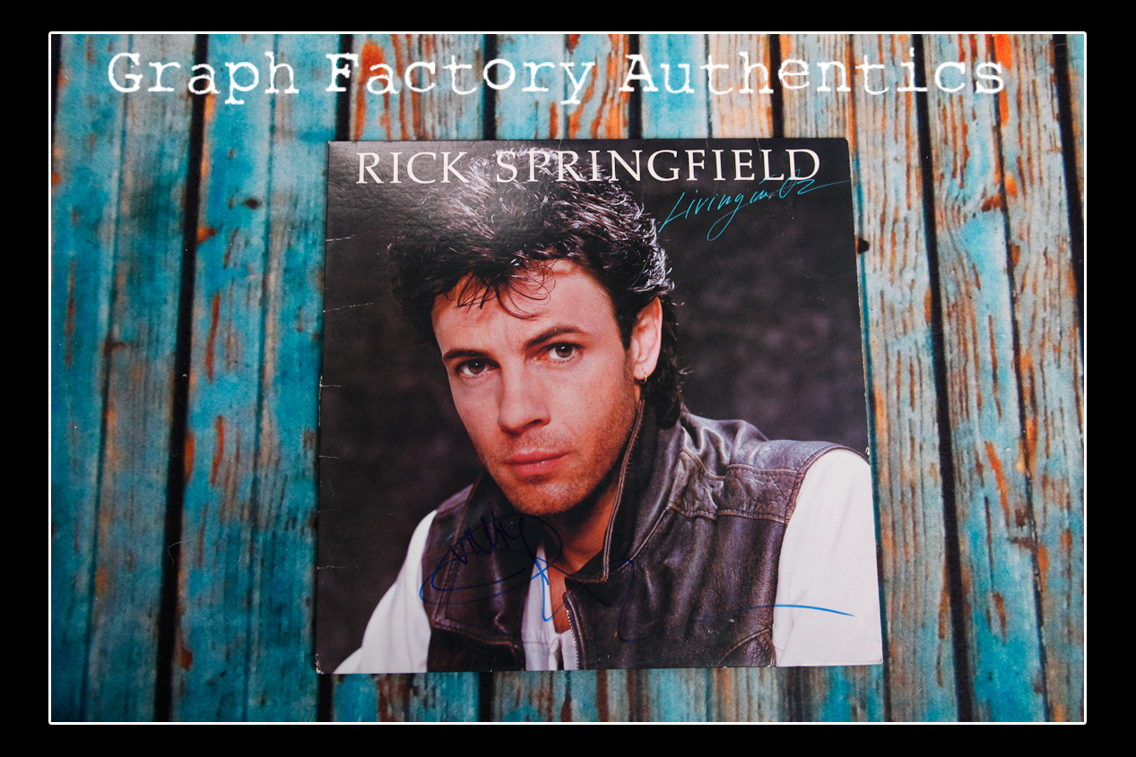 **GFA LIVIN IN OZ *RICK SPRINGFIELD* SIGNED USED RECORD ALBUM COA** COLLECTIBLE MEMORABILIA