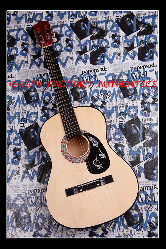GFA British Electronic Band * LONDON GRAMMAR * Signed Acoustic Guitar AD2 COA