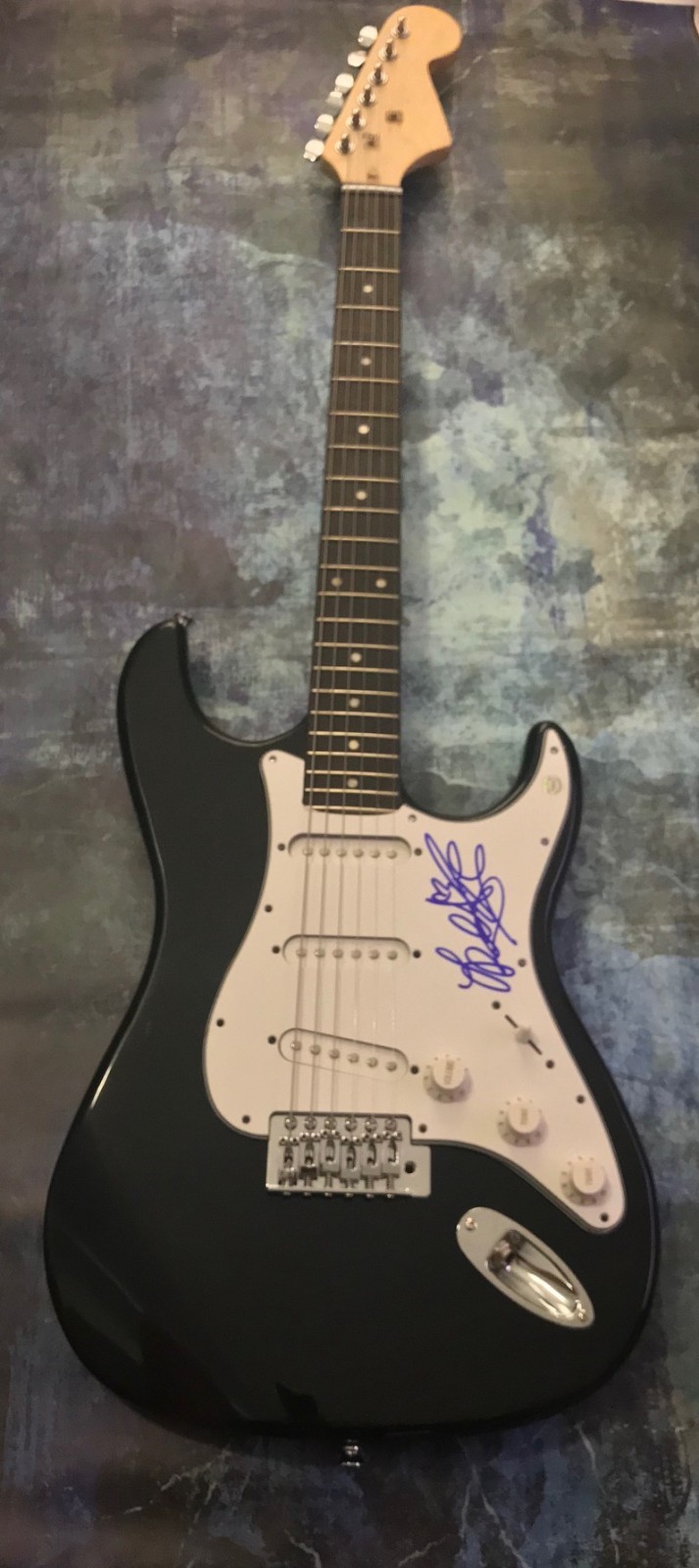 GFA How Do I Live * LeANN RIMES * Signed Autographed Electric Guitar COA