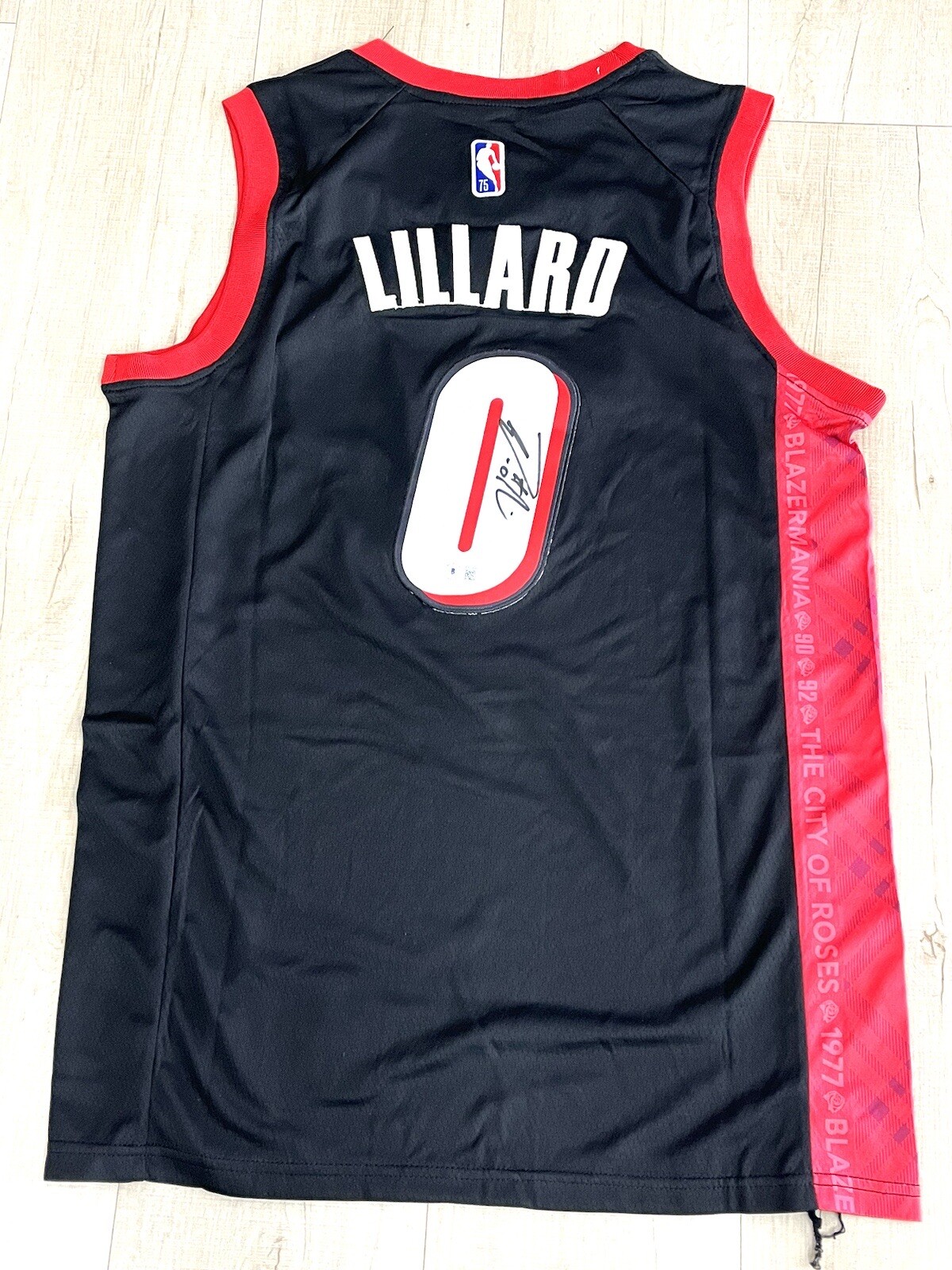 Damian Lillard hand signed Portland Trailblazers Jersey Rip City Beckett BAS