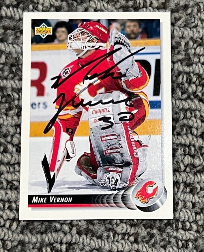 Mike Vernon signed autographed 1992-1993 Upper Deck Flames Hockey Card