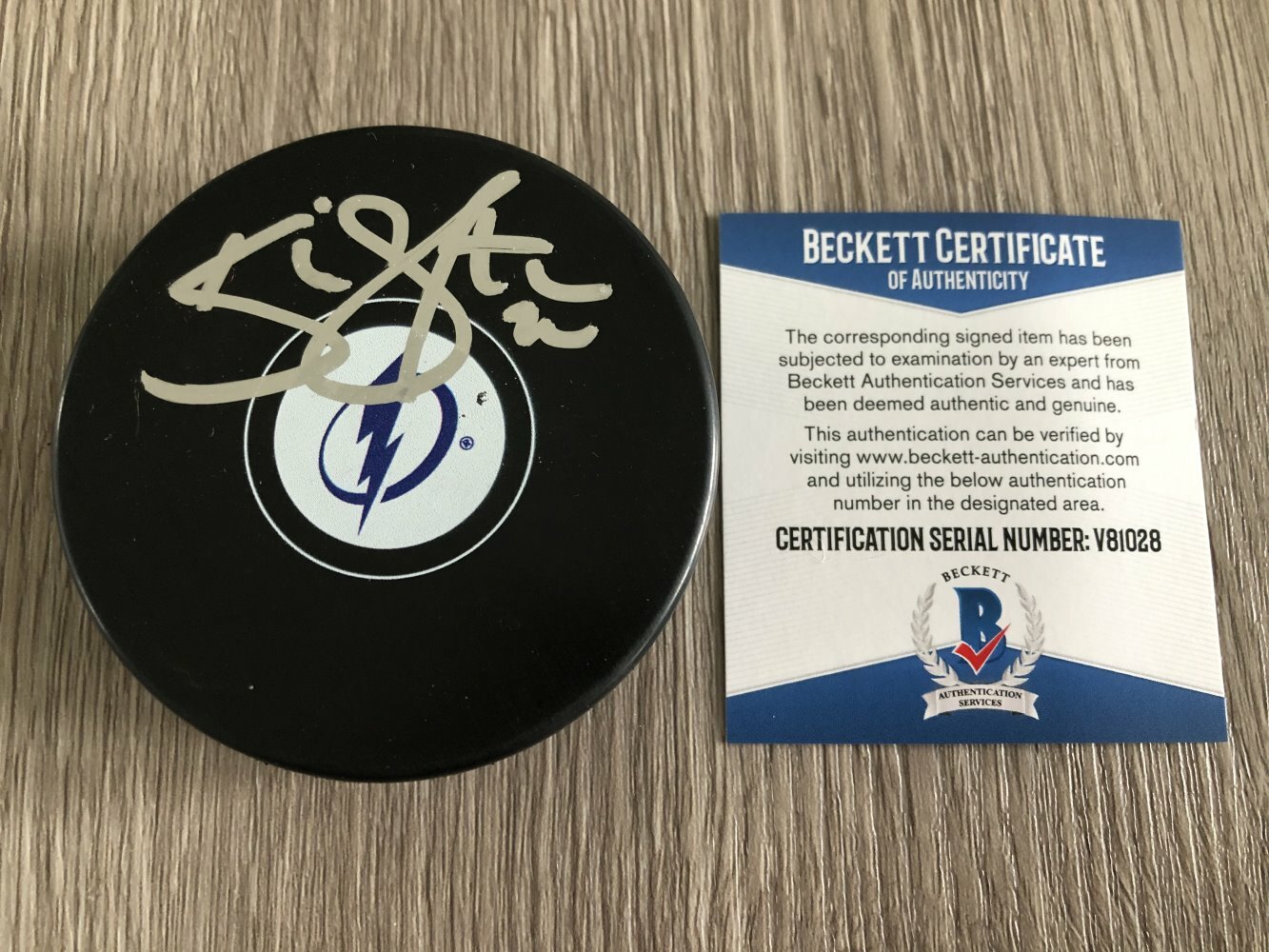 KEVIN SHATTENKIRK SIGNED TAMPA BAY LIGHTNING PUCK w/EXACT PROOF BAS BECKETT COA
