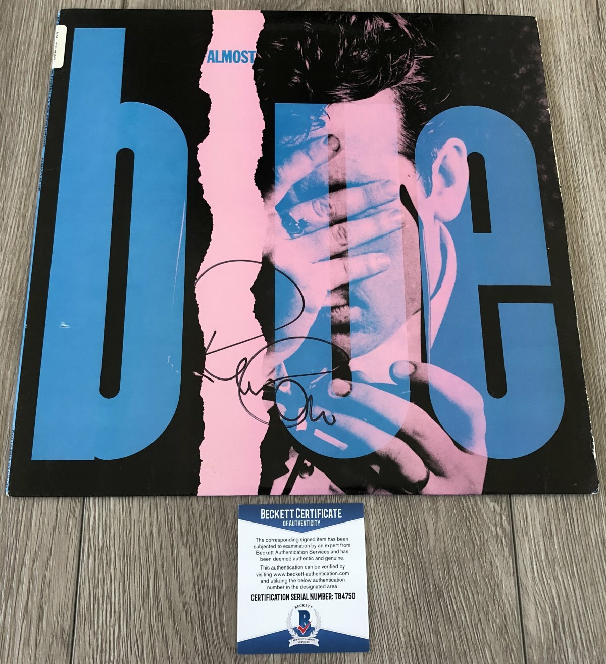 ELVIS COSTELLO SIGNED ALMOST BLUE VINYL ALBUM w/PROOF & BECKETT BAS COA
