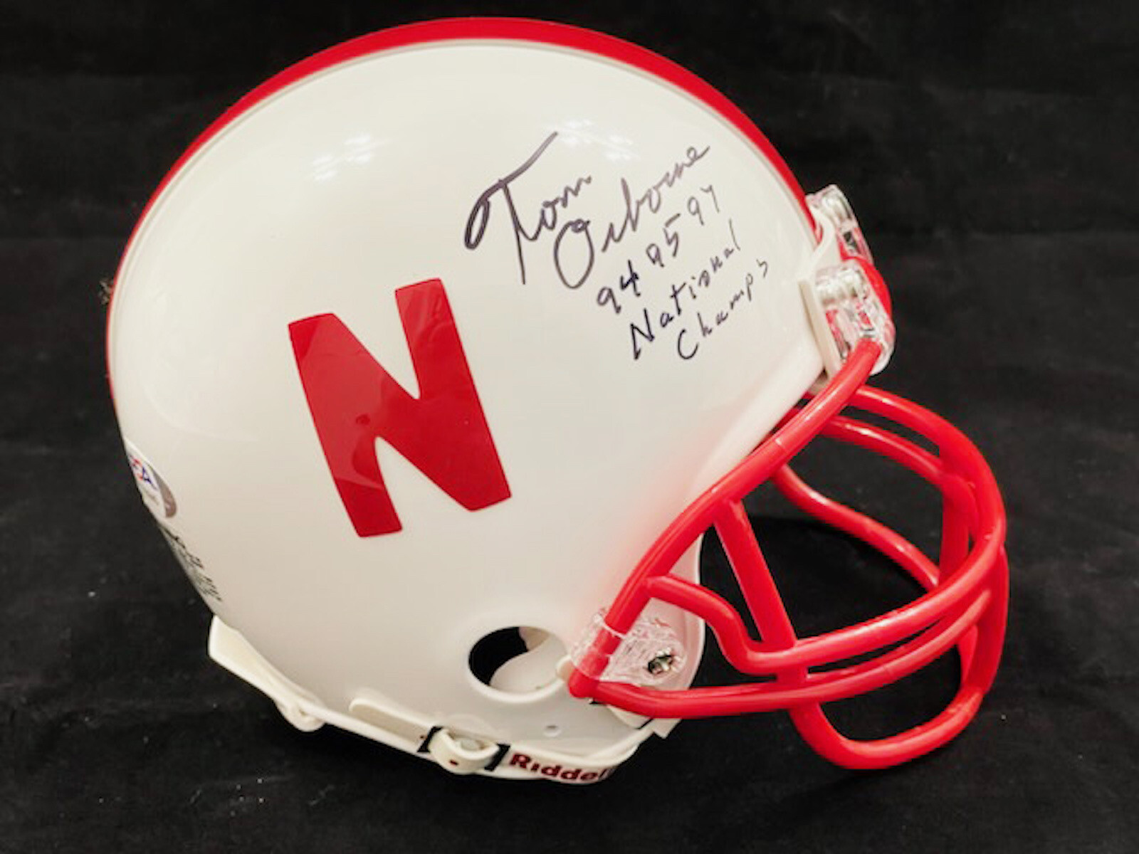 TOM OSBORNE SIGNED NEBRASKA CORNHUSKERS MINI HELMET PSA DNA W/ 94 95 97 CHAMPS COLLECTIBLE MEMORABILIA