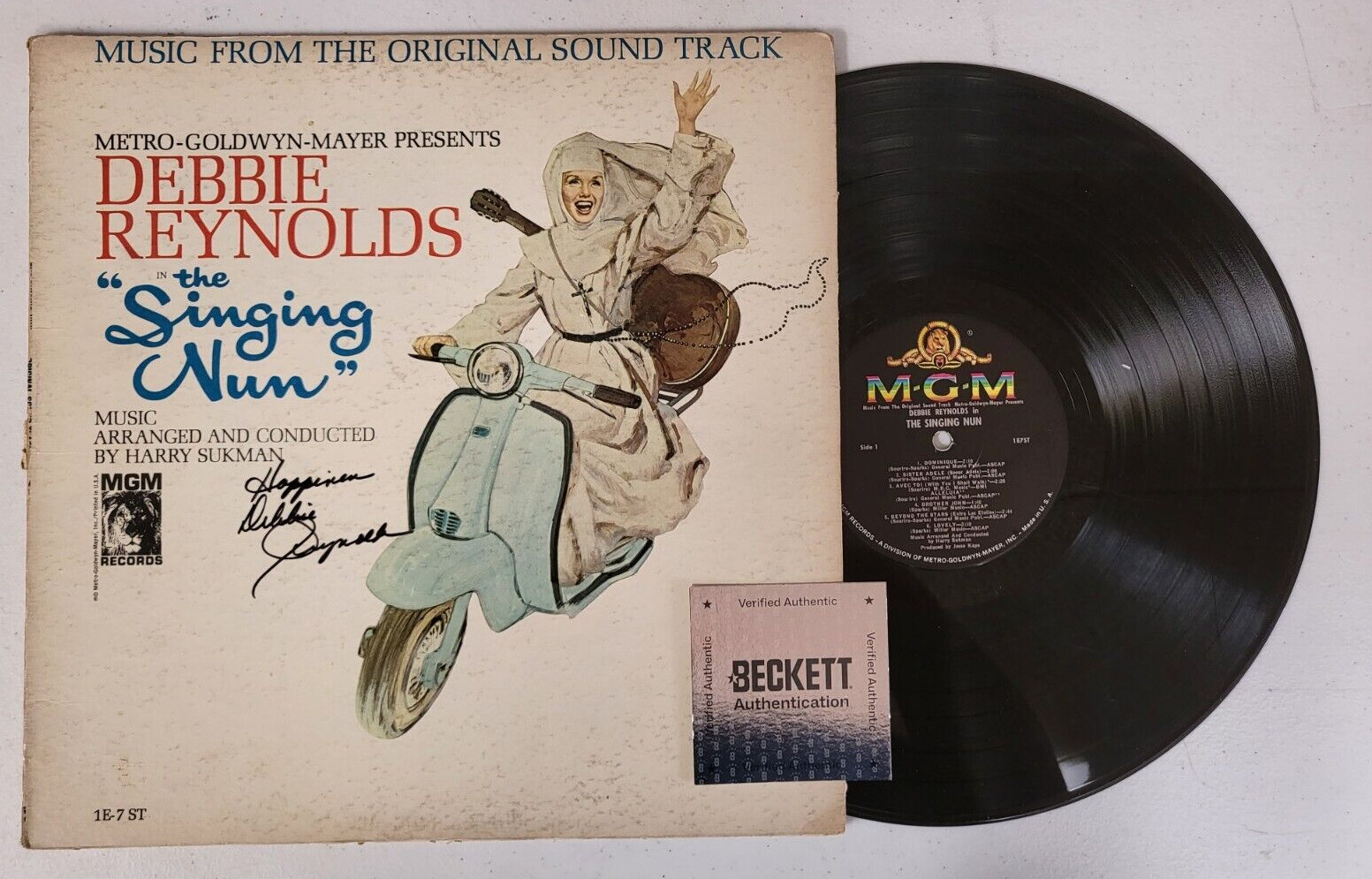 DEBBIE REYNOLDS THE SINGING NUN SIGNED AUTOGRAPHED RECORD ALBUM BECKETT *
