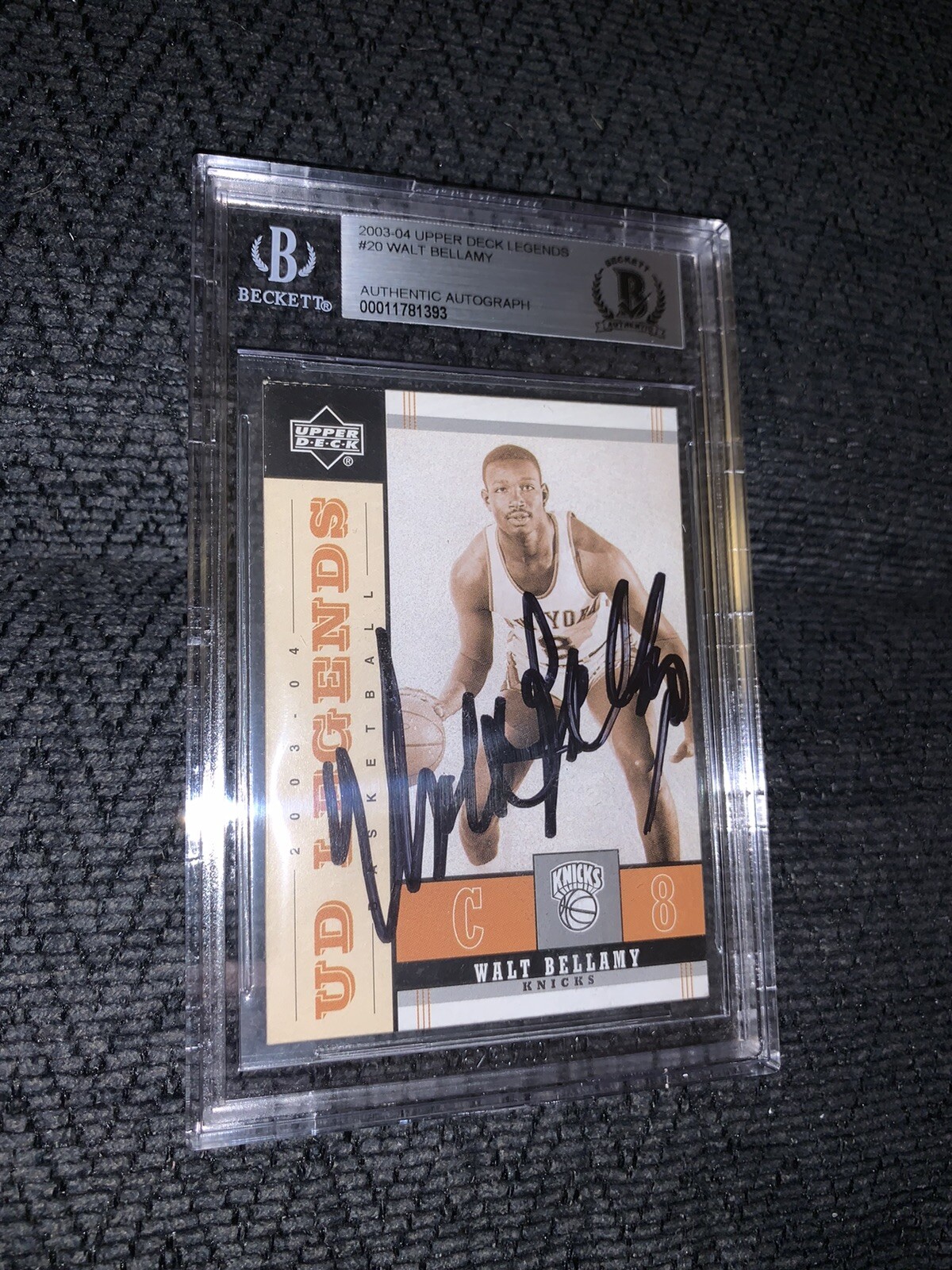 Walt Bellamy BAS Beckett Authenticated Card Signed Upper Deck Legends 2004 #20
