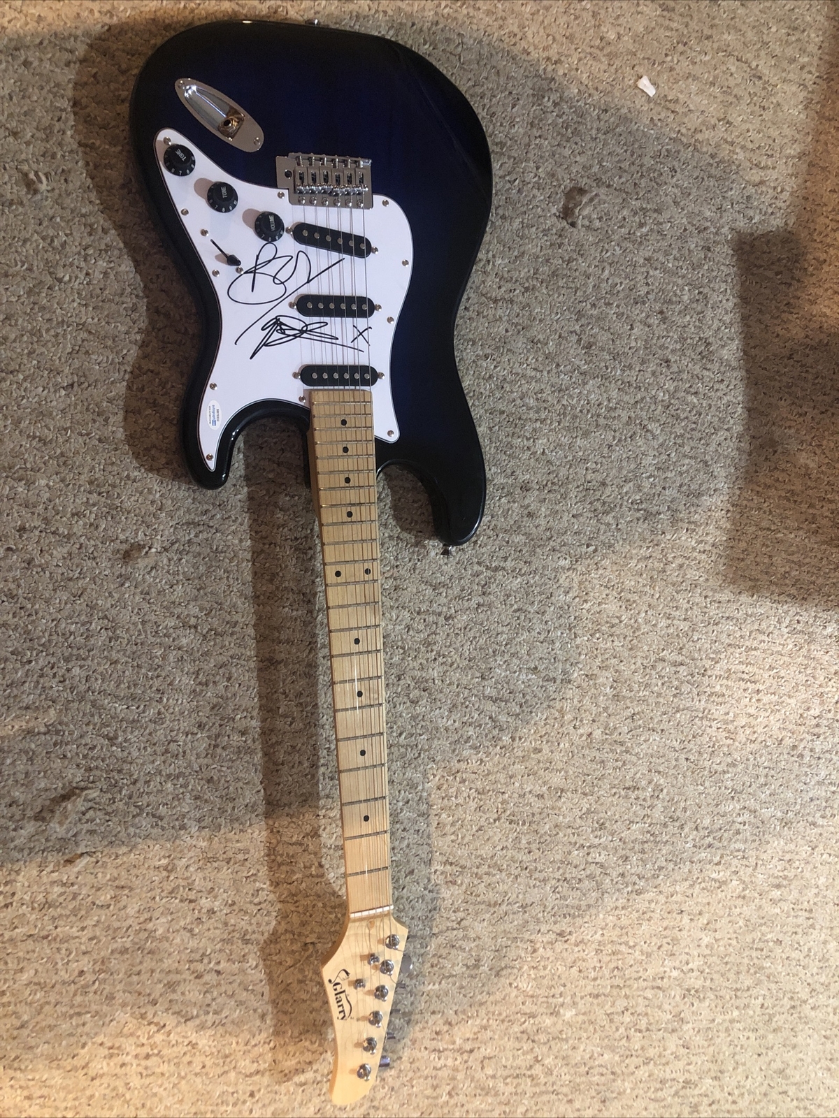 BOY GEORGE CULTURE CLUB SIGNED AUTOGRAPH 39” ELECTRIC GUITAR STRAT ACOA GLARRY