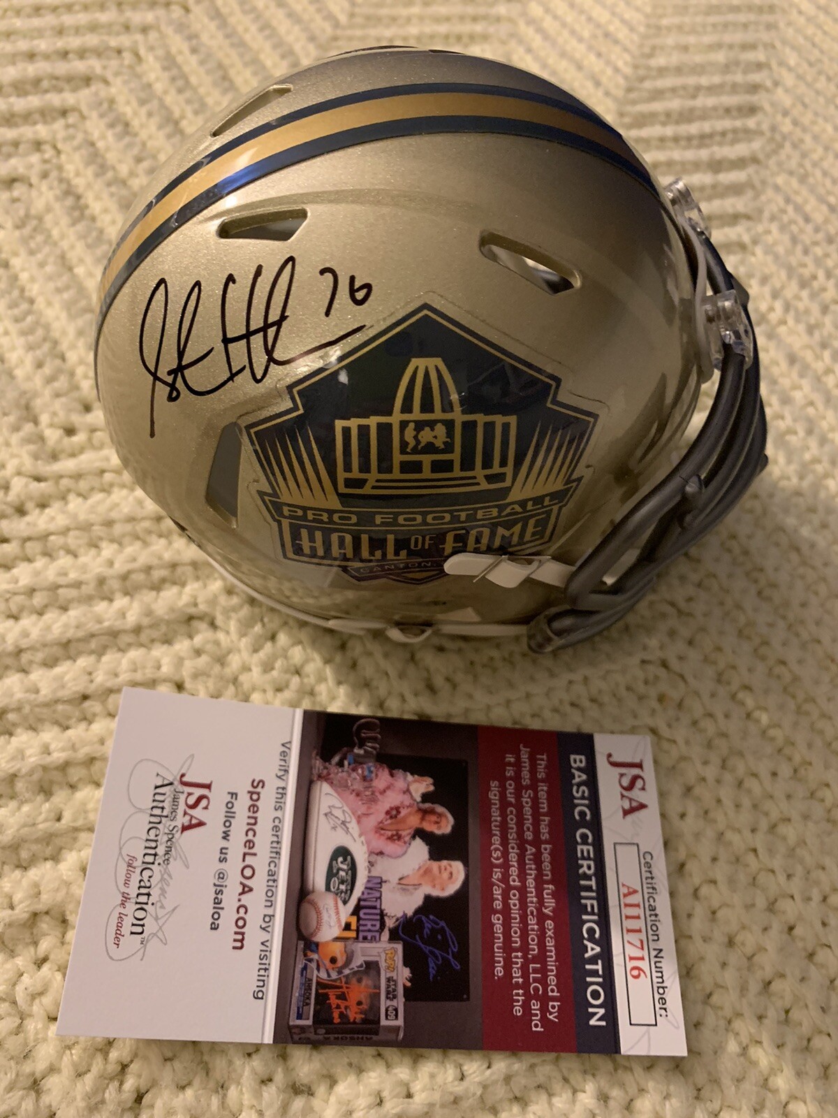 New ListingSteve Hutchinson Signed Gold Hall Of Fame Mini Helmet JSA Authentication COA

