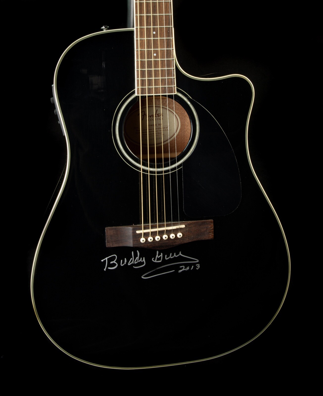 BUDDY GUY SIGNED BLACK FENDER ACOUSTIC GUITAR PSA DNA AF06792 FULL LETTER