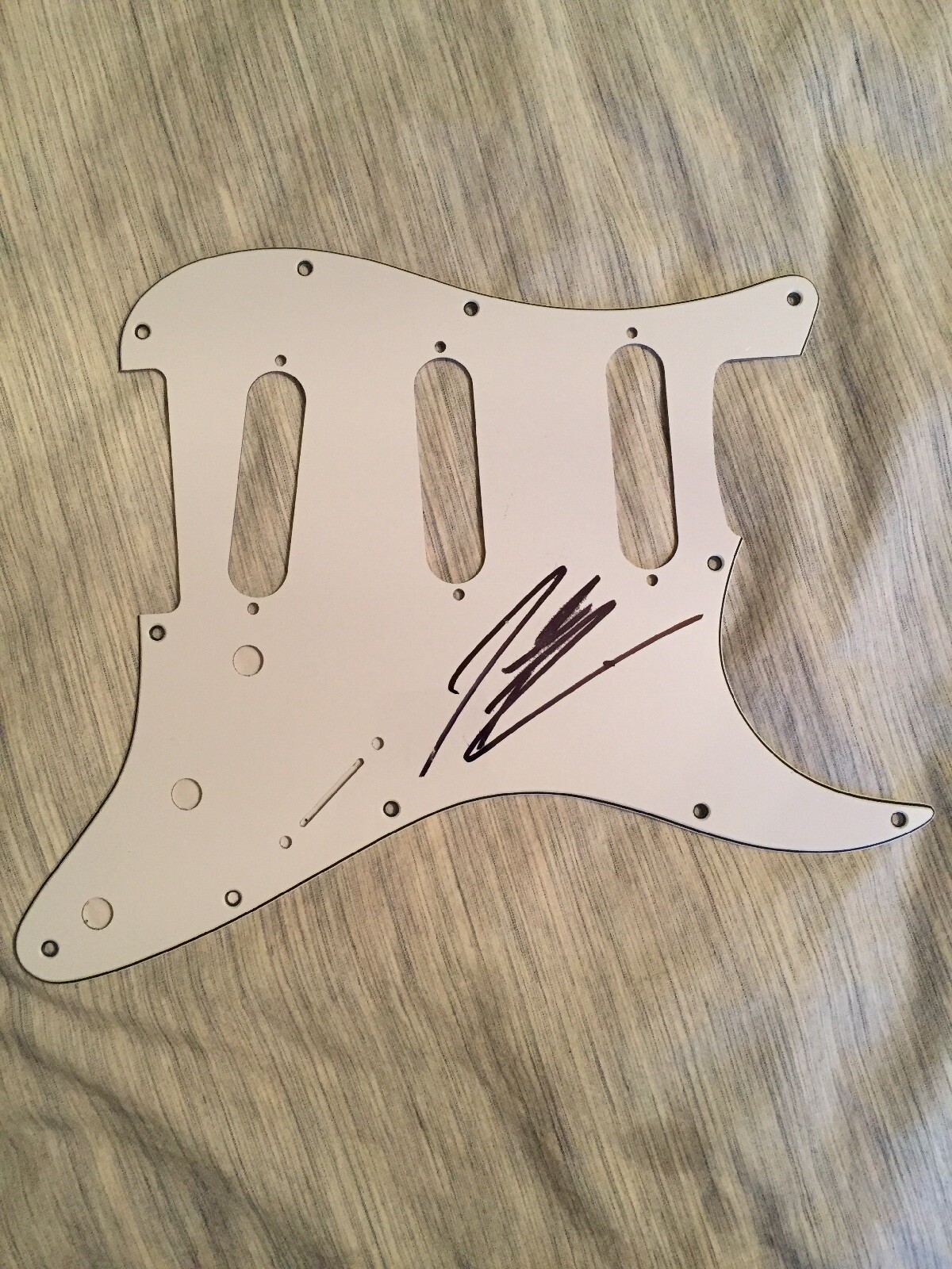 Jordan Davis Signed Electric Guitar Pickguard Authentic Proof 2
