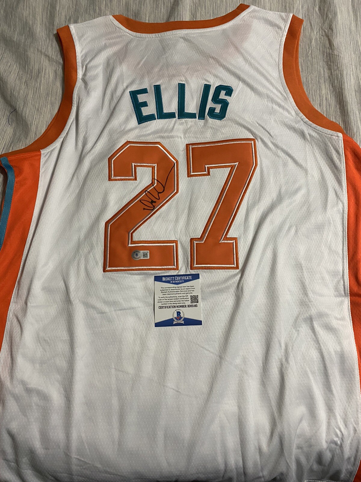 DERAY DAVIS SIGNED Semi-pro Jersey Bee Bee Ellis AUTOGRAPH Beckett COA
