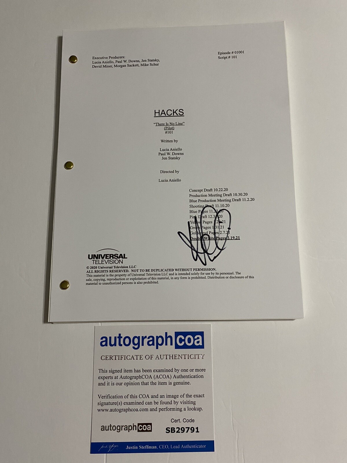 HANNAH EINBINDER SIGNED AUTOGRAPHED HACKS FULL SCRIPT ACOA
