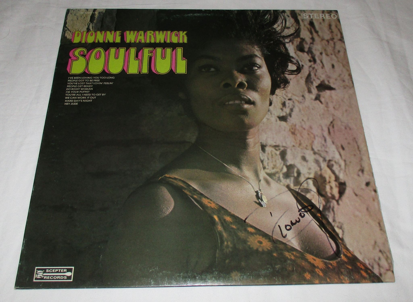 DIONNE WARWICK SIGNED SOULFUL VINYL RECORD JSA
