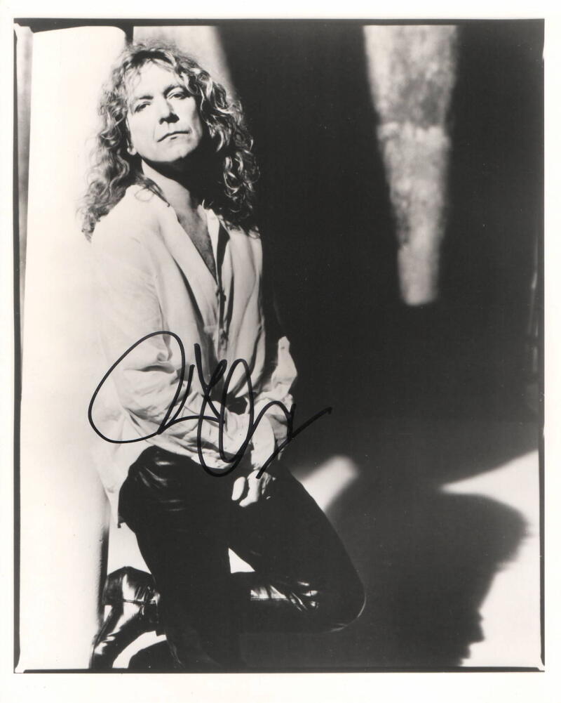 ROBERT PLANT SIGNED AUTOGRAPH 8X10 PHOTO - LED ZEPPELIN LEGENDARY FRONTMAN JSA