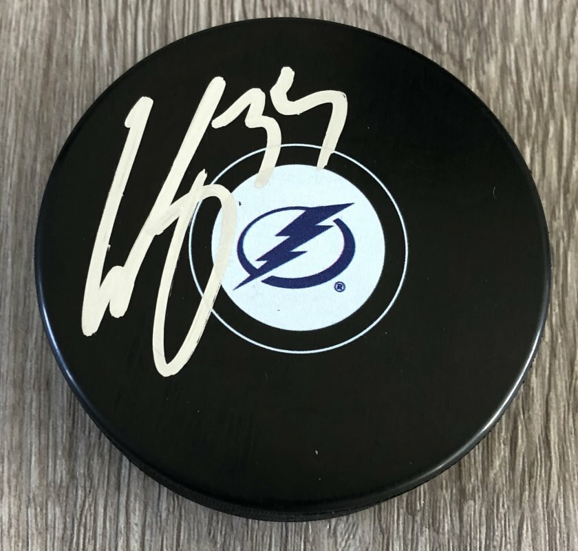 CURTIS MCELHINNEY SIGNED AUTOGRAPH TAMPA BAY LIGHTNING LOGO PUCK A w/EXACT PROOF
