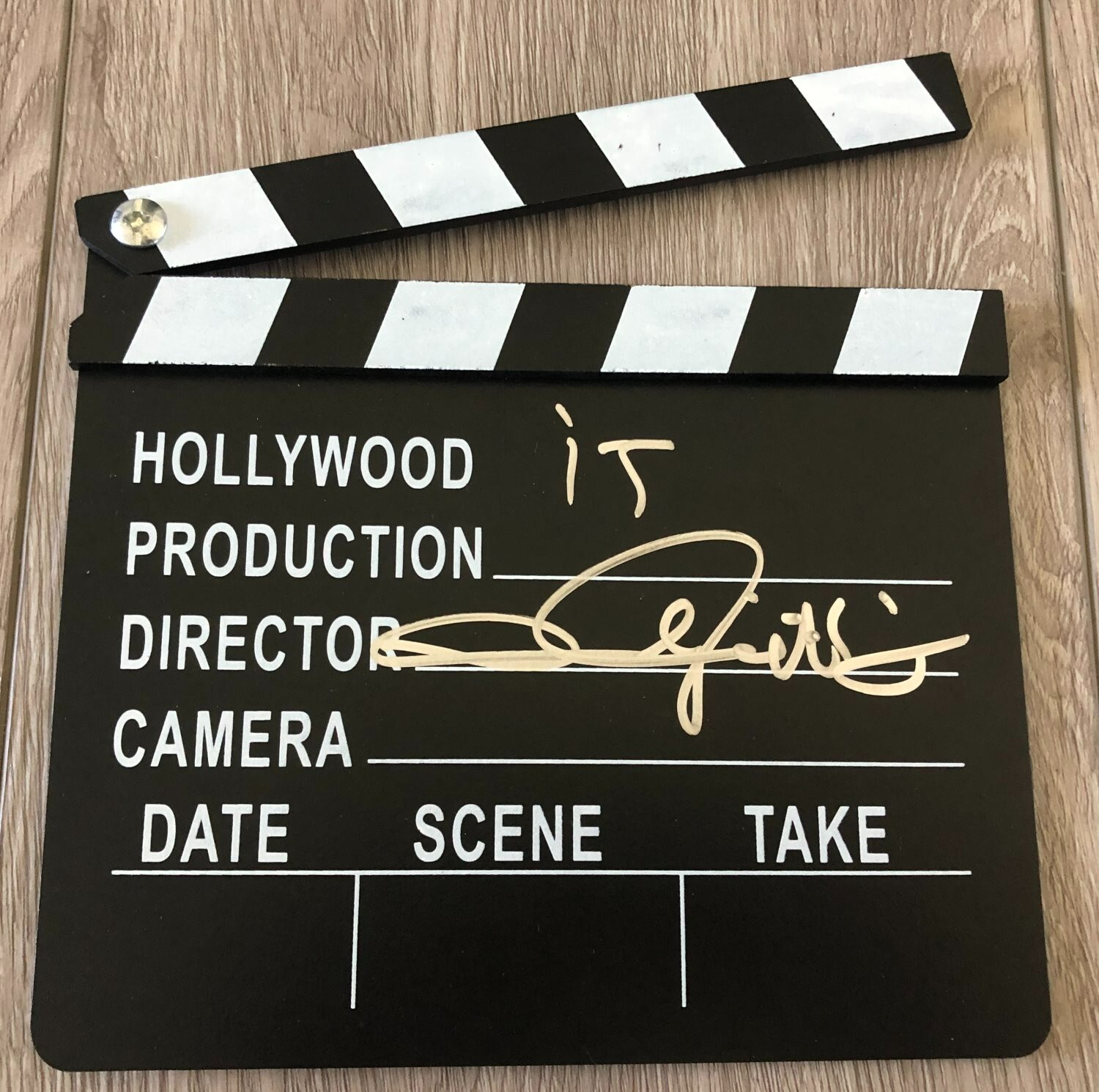 ANDY MUSCHIETTI SIGNED IT DIRECTOR'S CLAPBOARD CLAPPER w/EXACT PROOF BECKETT COA
