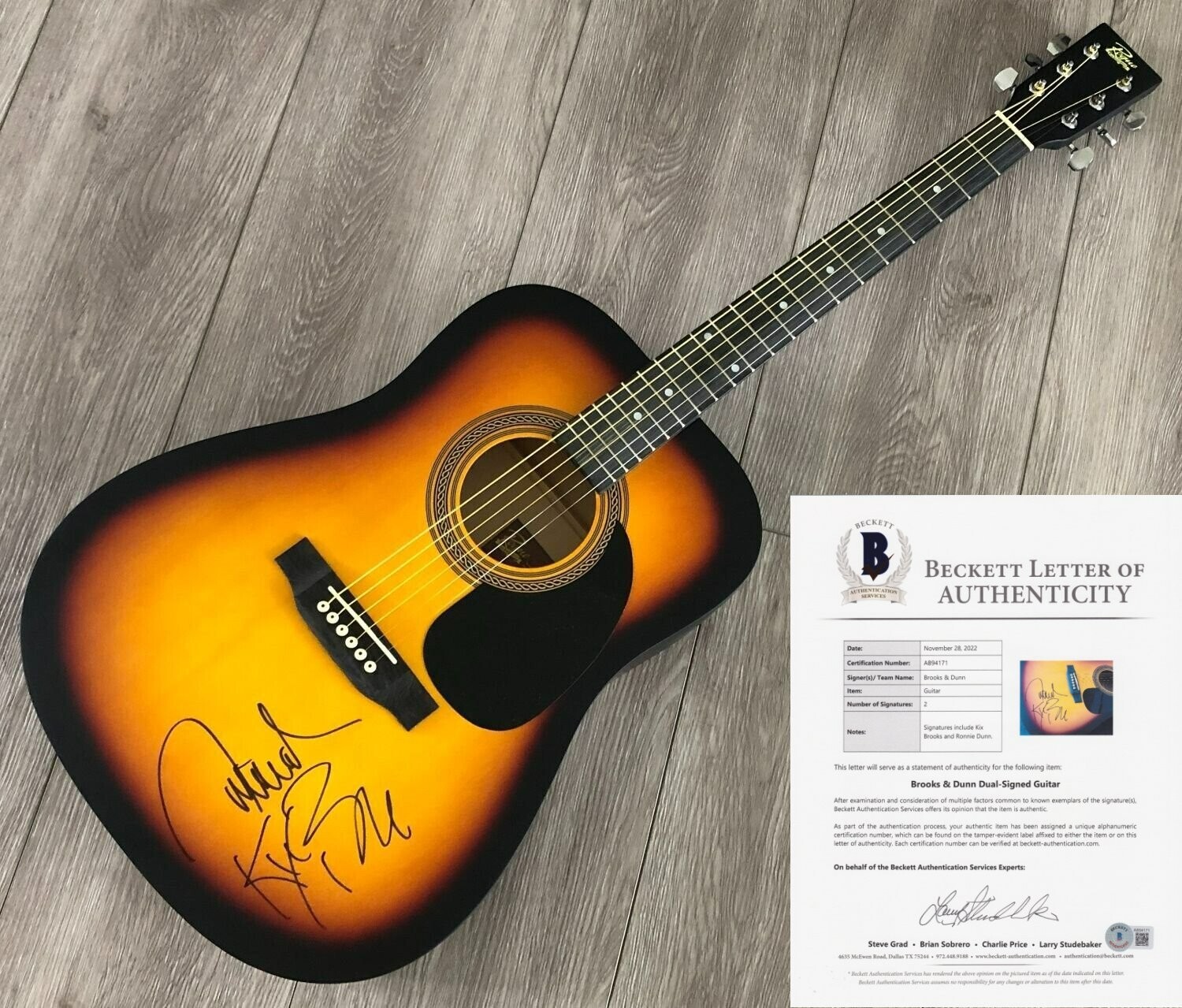 BROOKS & DUNN KIX & RONNIE SIGNED ACOUSTIC GUITAR w/EXACT PROOF & BECKETT LOA
