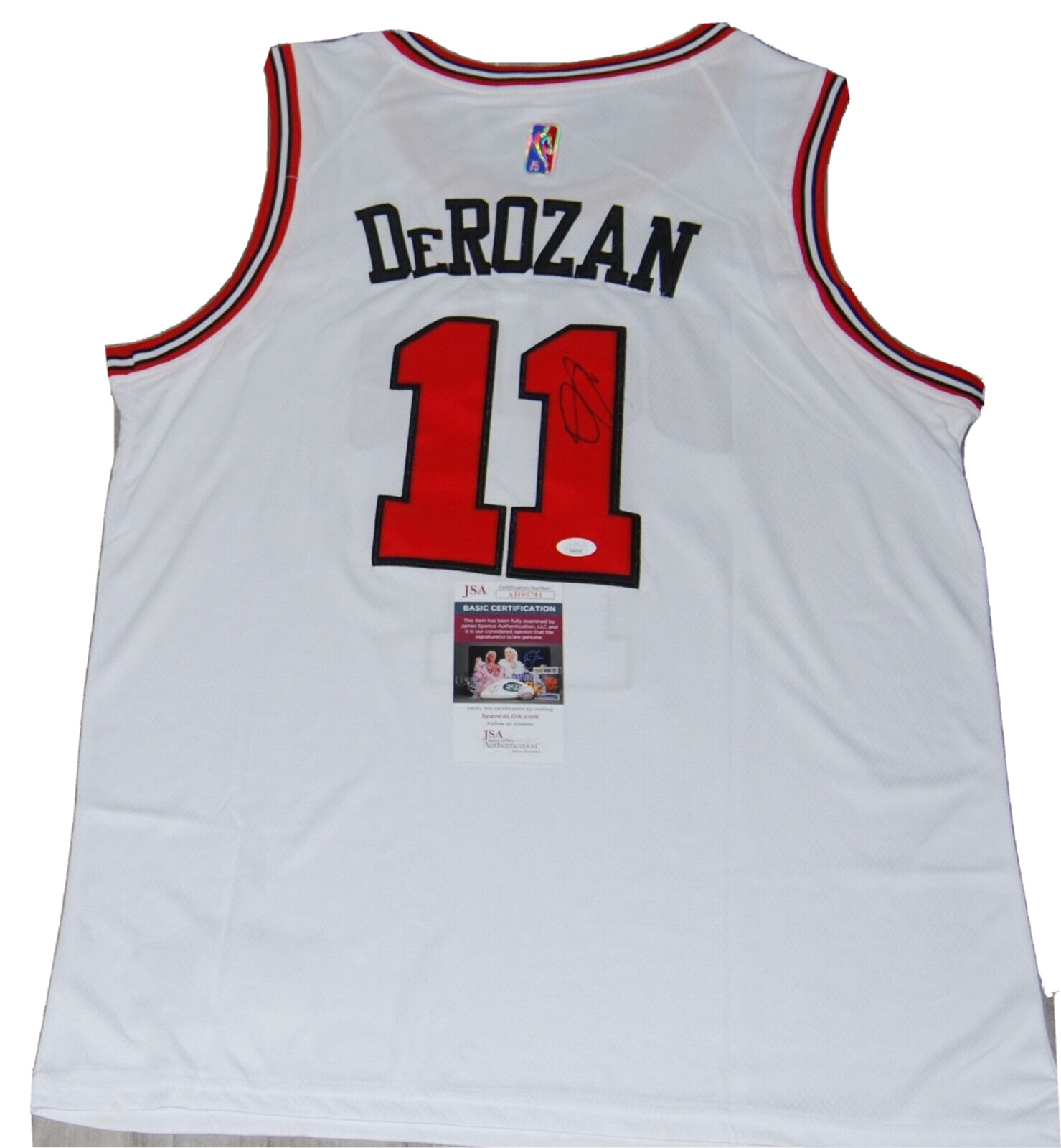 DEMAR DEROZAN signed (CHICAGO BULLS) White custom Basketball jersey JSA AH95781