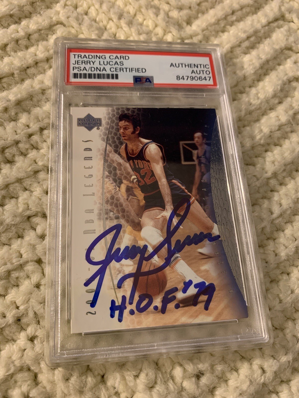Jerry Lucas Signed 2000-01 UD NBa Legends Card #78 PSA /DNA Slab COA
