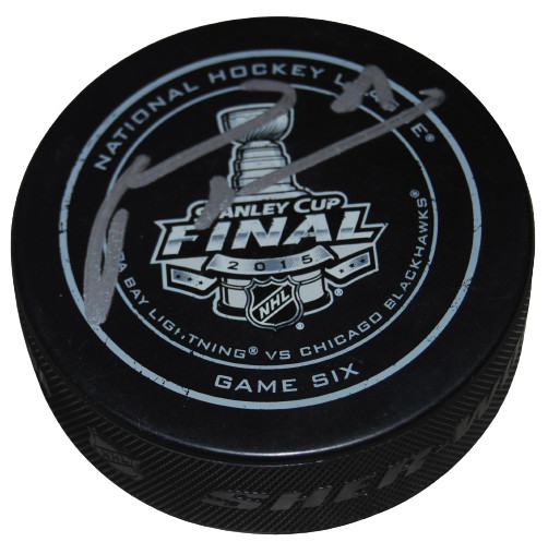 MARIAN HOSSA signed (BLACKHAWKS) 2015 STANLEY CUP GAME 6 puck BECKETT BJ015288