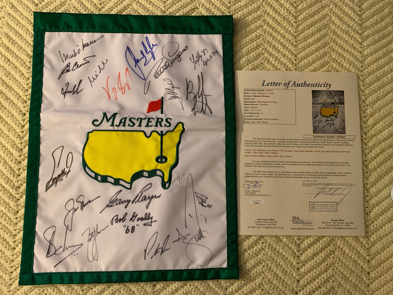 19 WINNERS SIGNED MASTERS GARDEN FLAG JSA AUTHENTICATED LOA COA JACK NICKLAUS ++ COLLECTIBLE MEMORABILIA