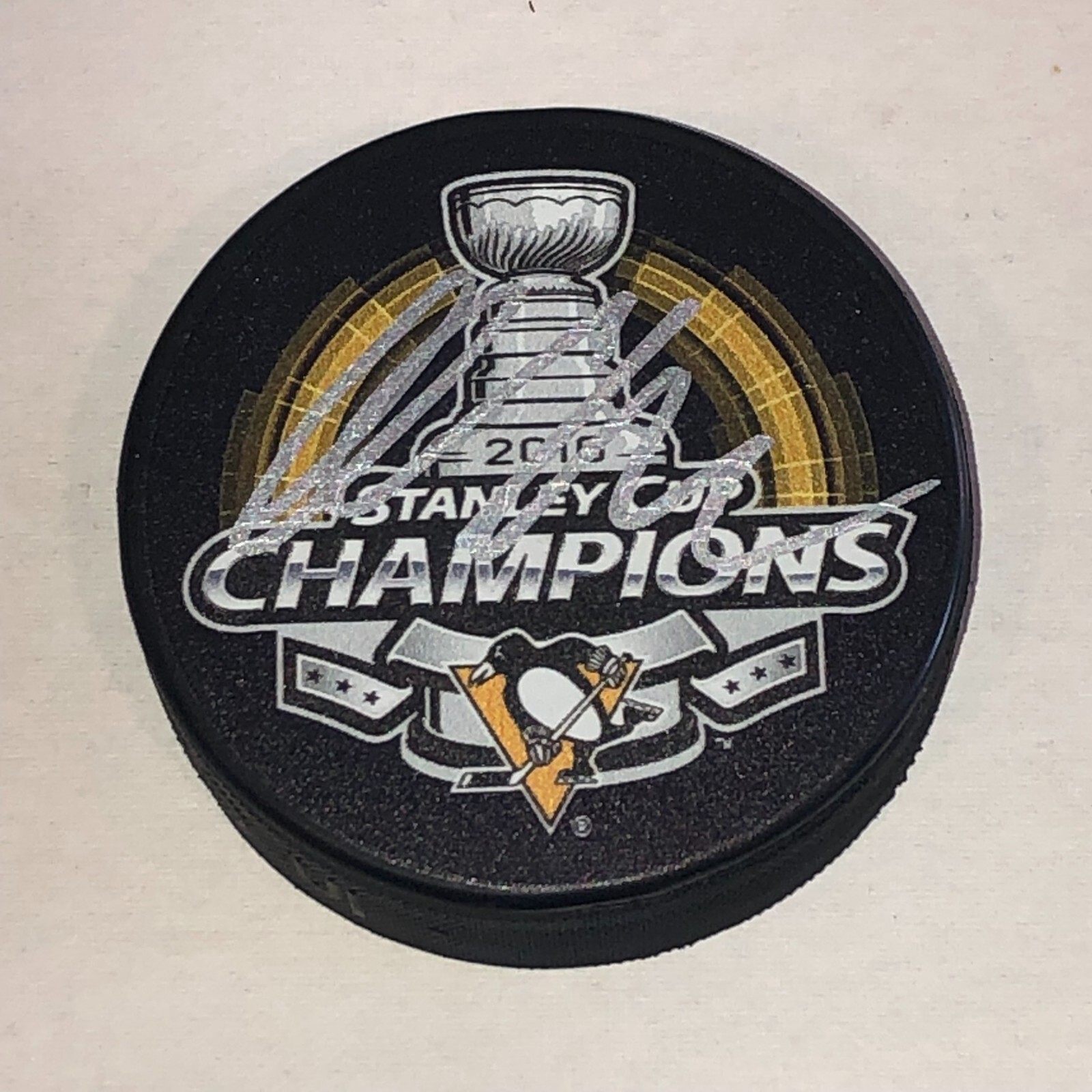 OLLI MAATTA (Penguins) Signed 2016 STANLEY CUP CHAMPS Puck Beckett BAS