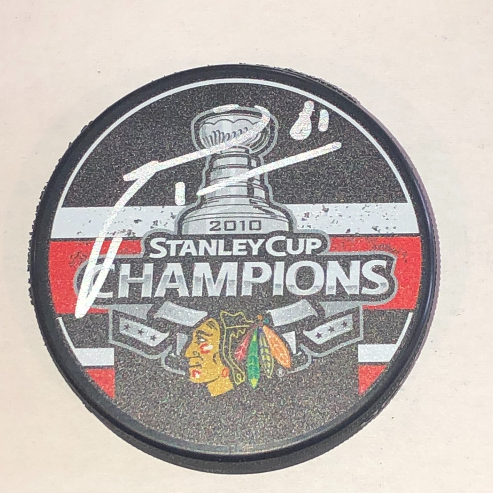 MARIAN HOSSA (Blackhawks) Signed 2010 STANLEY CUP CHAMPS Puck Beckett BAS