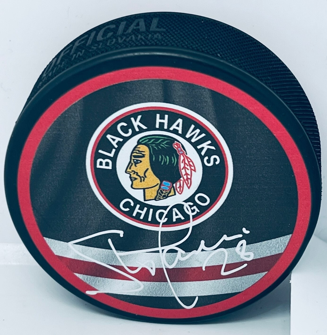 Steve Larmer signed Chicago Blackhawks Retro Puck autographed Beckett Witnessed