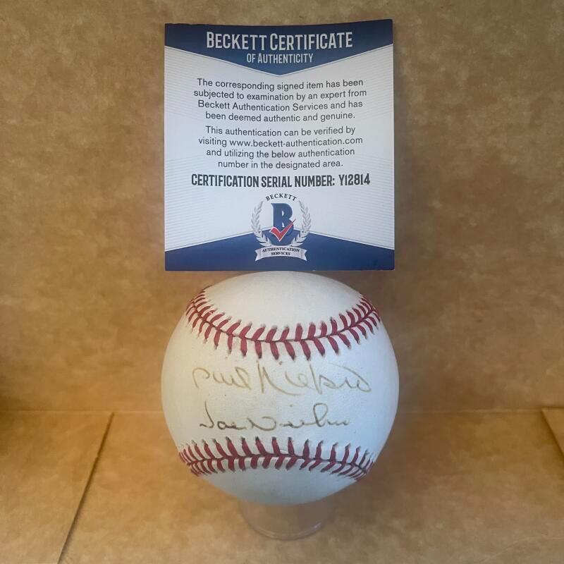 JOE NIEKRO PHIL NIEKRO SIGNED VINTAGE N.L. BASEBALL BECKETT Y12814